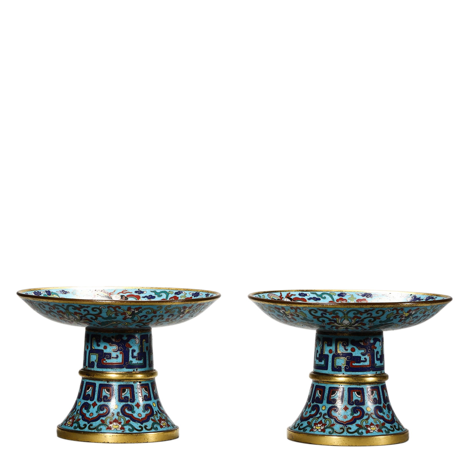 A PAIR OF CLOISONNÉ ENAMEL HIGH-FOOT DISHES: A PAIR OF CLOISONNÉ ENAMEL HIGH-FOOT DISHES Height: 4 15/16 in. (12.5 cm), Diameter: 7 1/16 in. (18 cm)