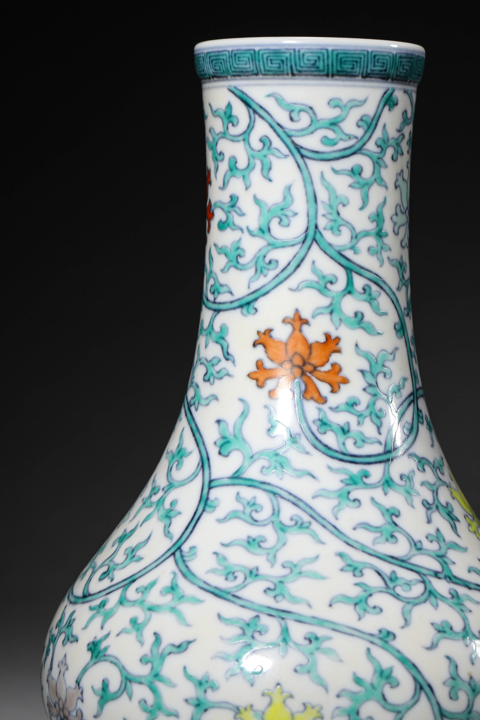 A DOUCAI 'INTERLOCKING LOTUS' VASE - 2