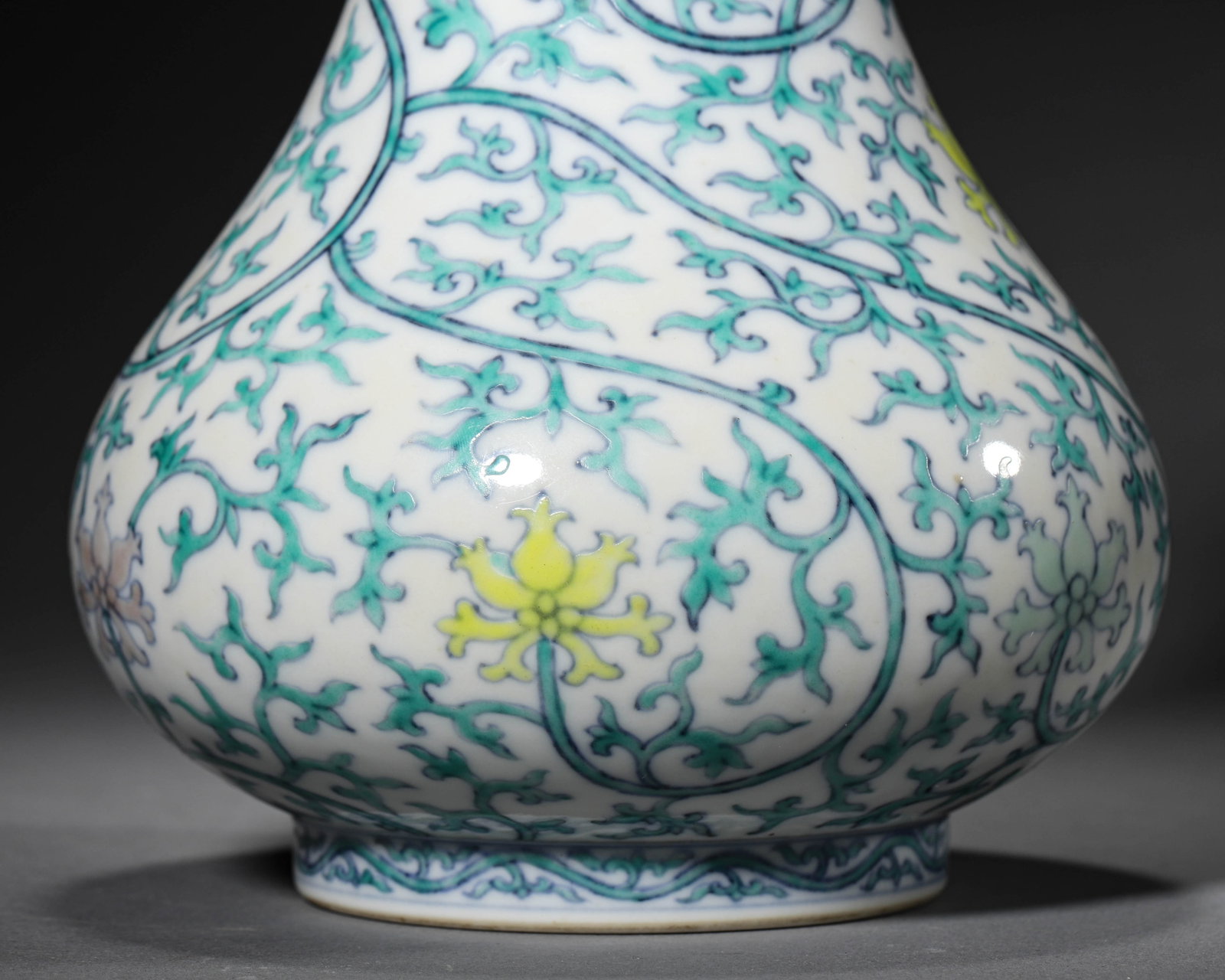 A DOUCAI 'INTERLOCKING LOTUS' VASE - 3