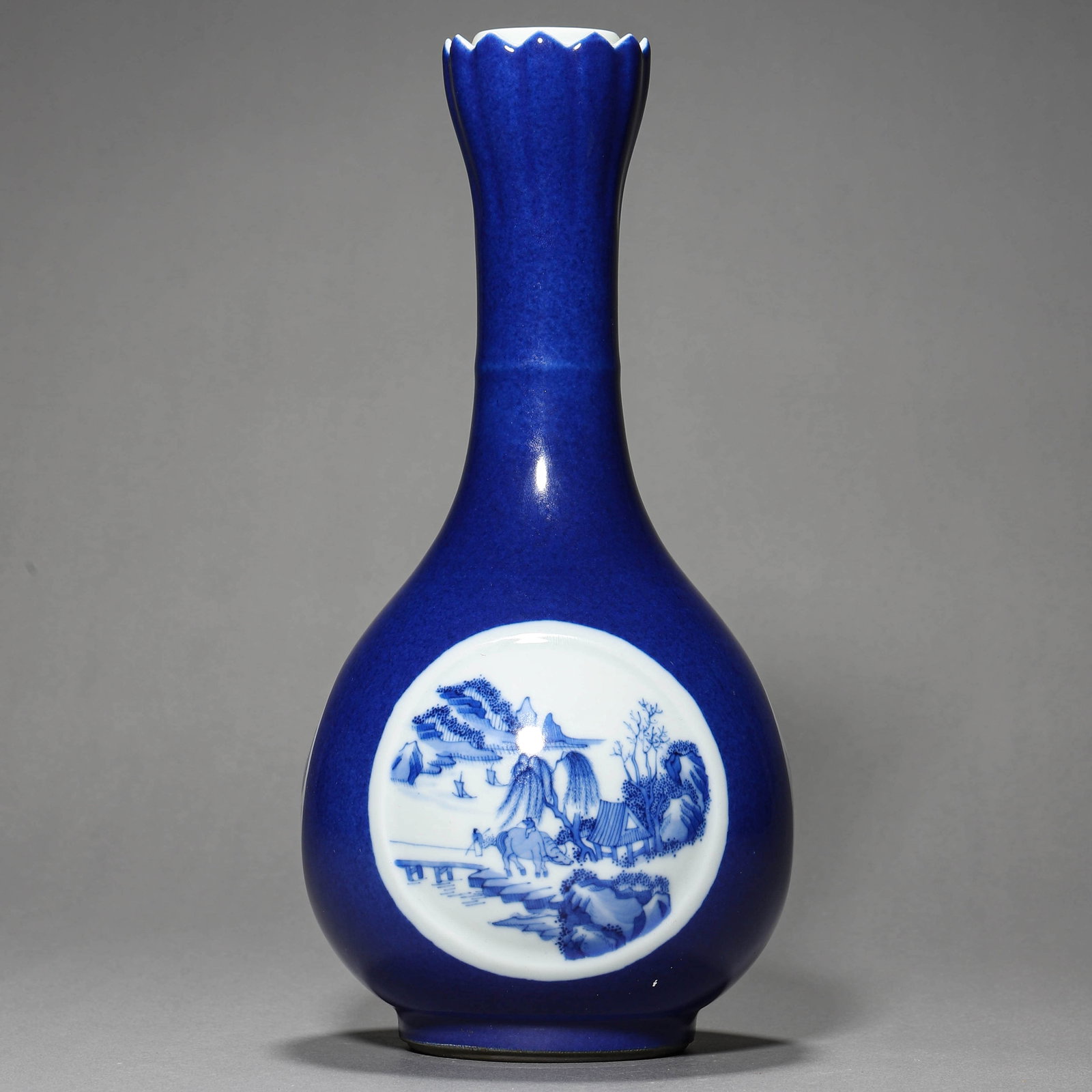A BLUE AND WHITE 'LANDSCAPE' VASE (1 of 9)