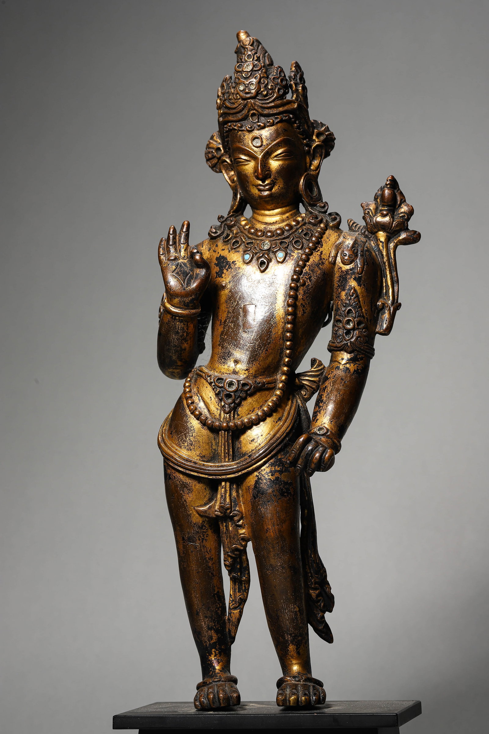 A GILT-BRONZE BUDDHA FIGURE - 2