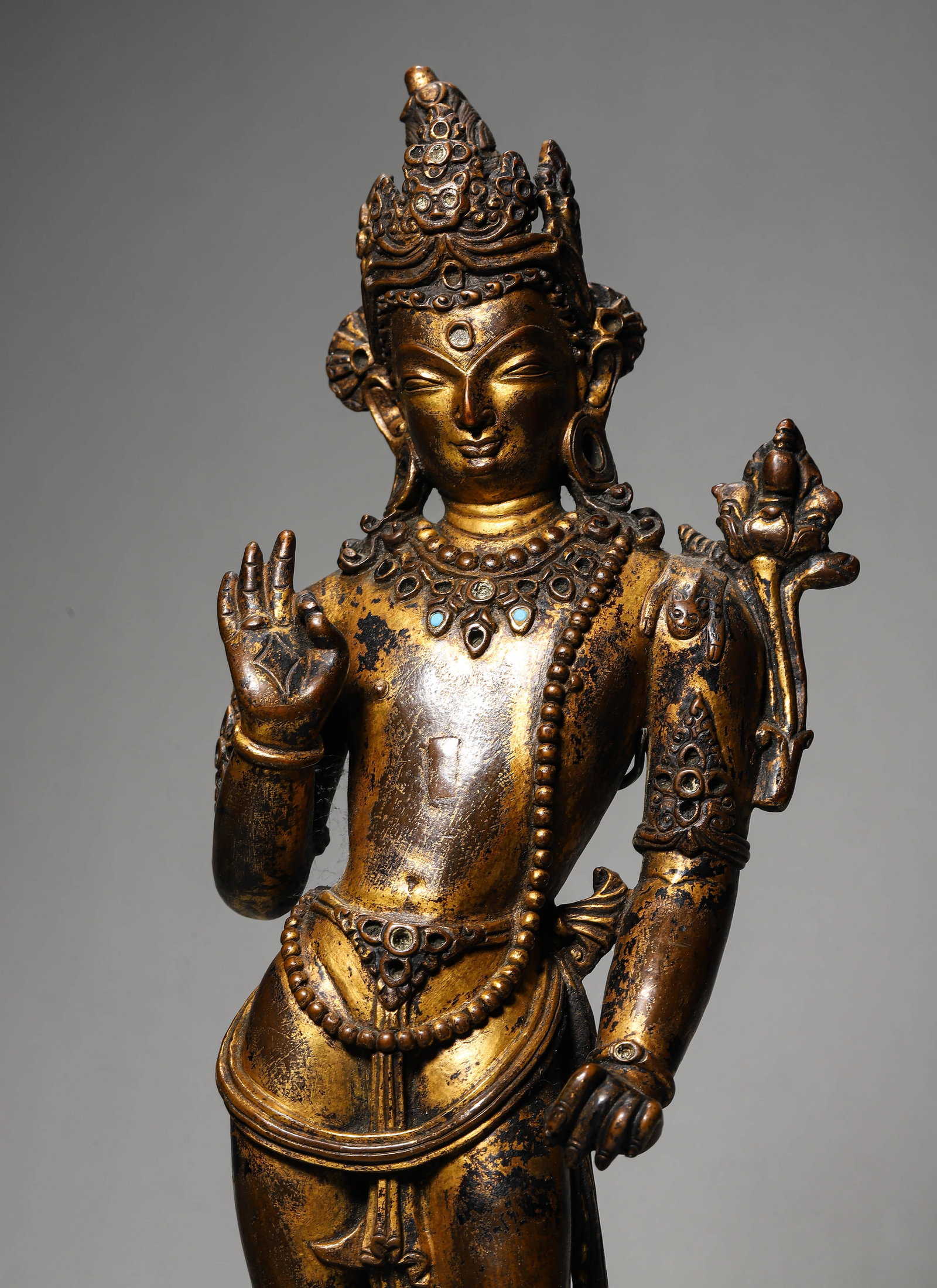 A GILT-BRONZE BUDDHA FIGURE - 3
