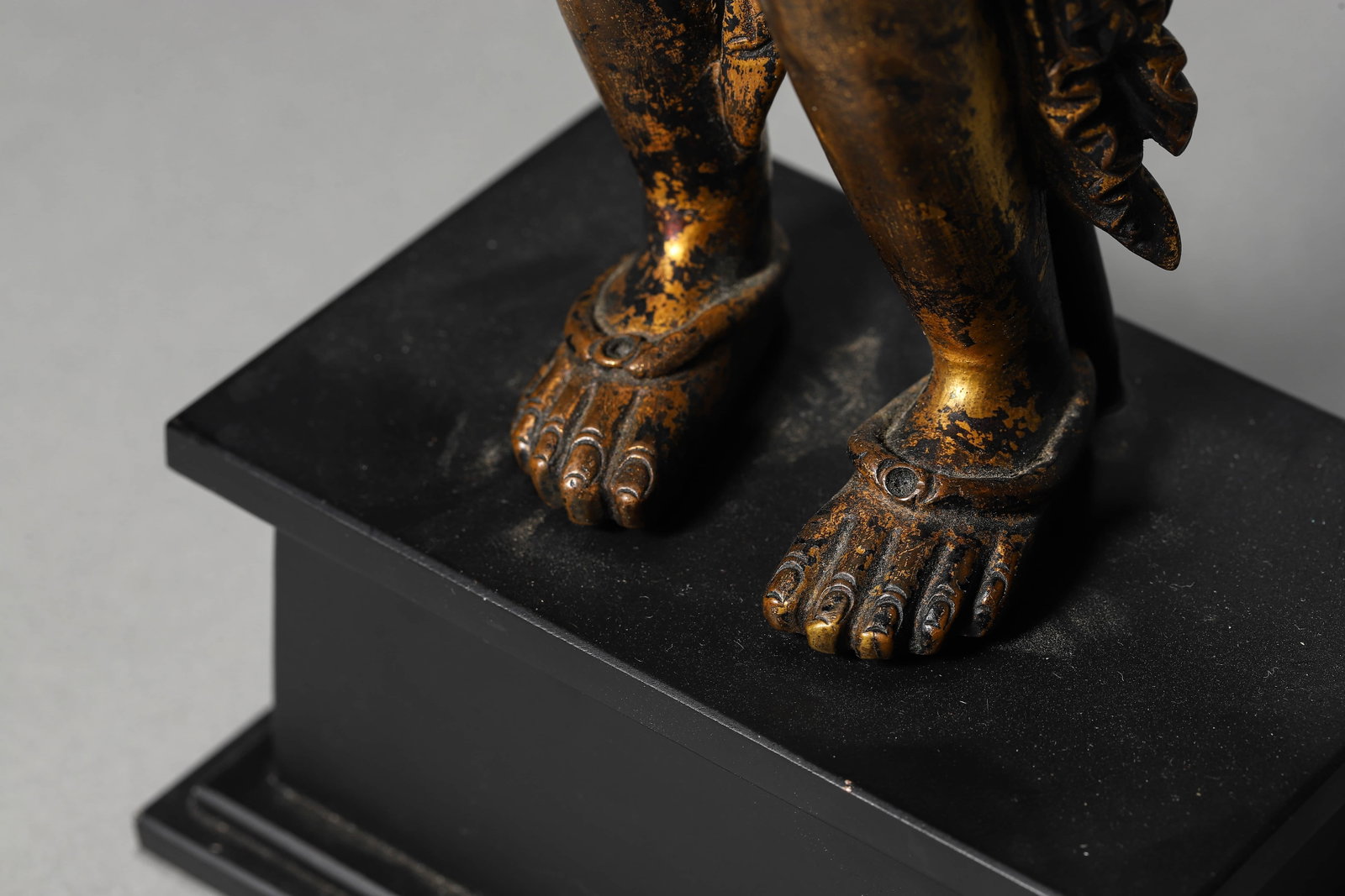 A GILT-BRONZE BUDDHA FIGURE - 4