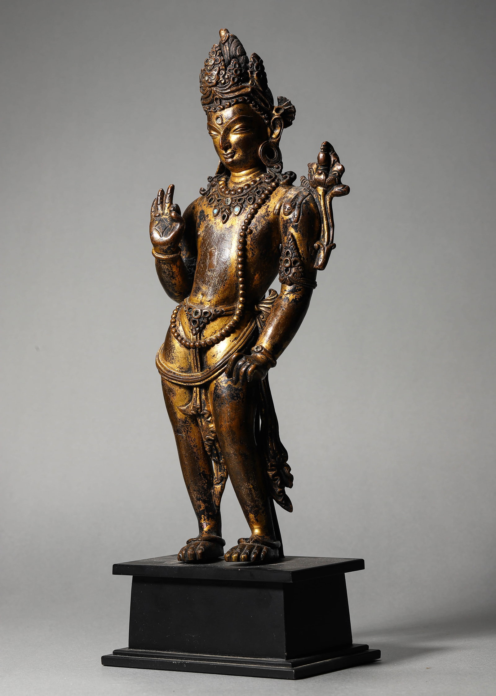 A GILT-BRONZE BUDDHA FIGURE - 5