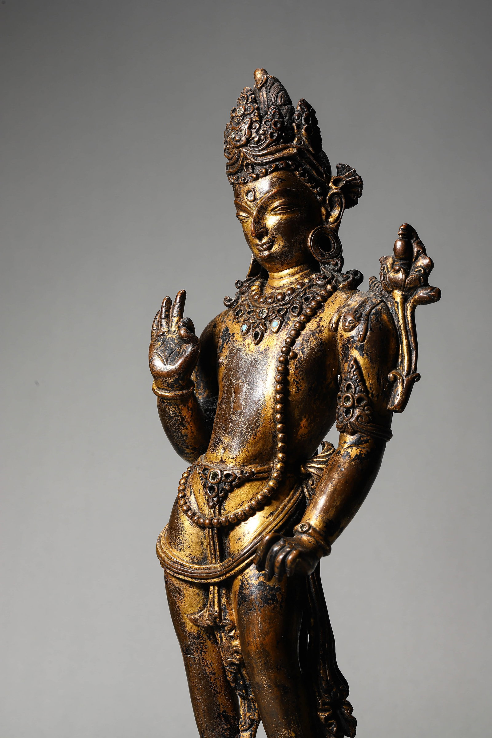 A GILT-BRONZE BUDDHA FIGURE - 6