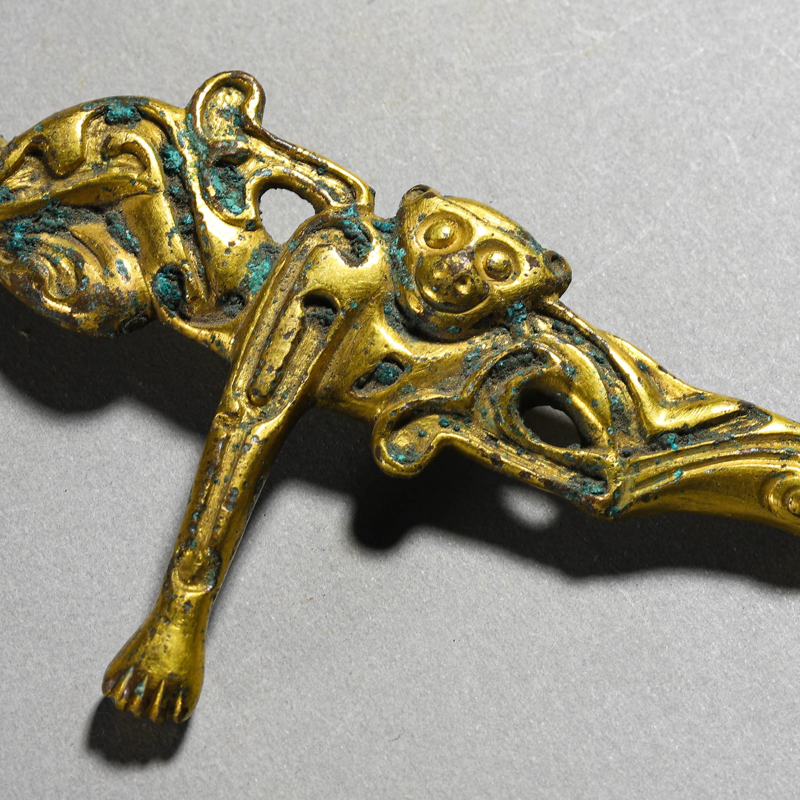 A GILT-BRONZE 'MONKEY' BELT HOOK - 3