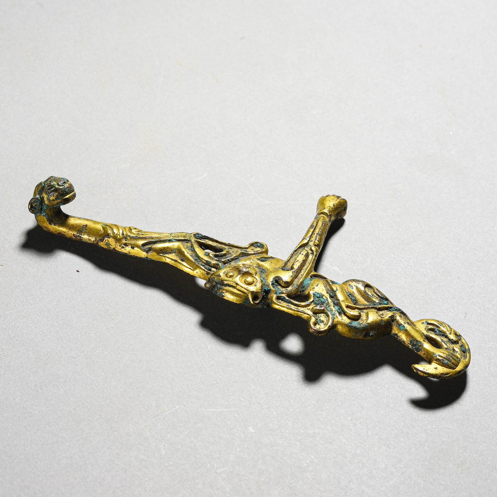 A GILT-BRONZE 'MONKEY' BELT HOOK - 6