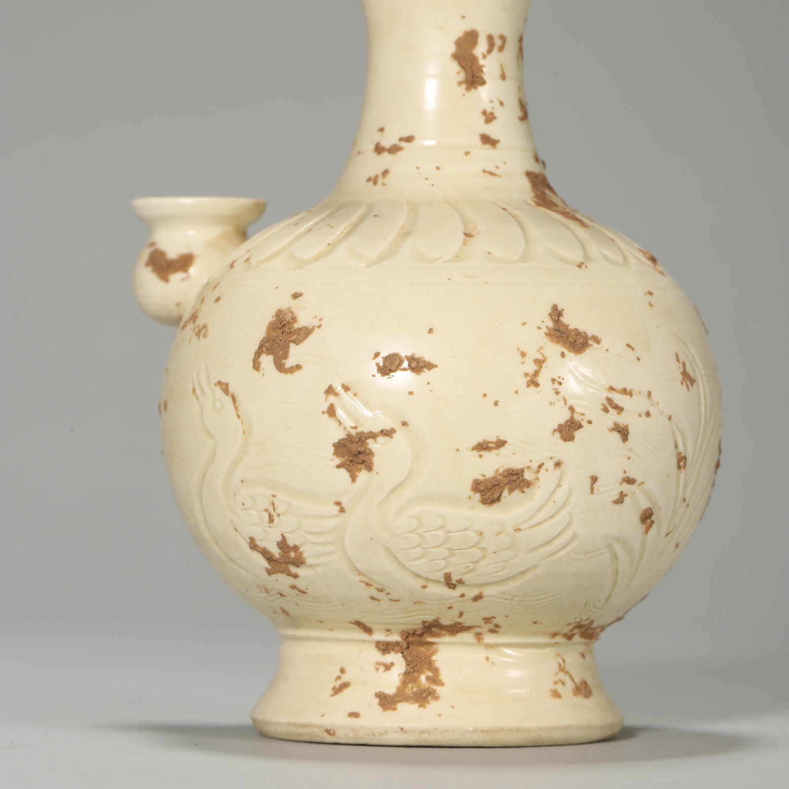 A WHITE-GLAZED CARVED EWER - 5