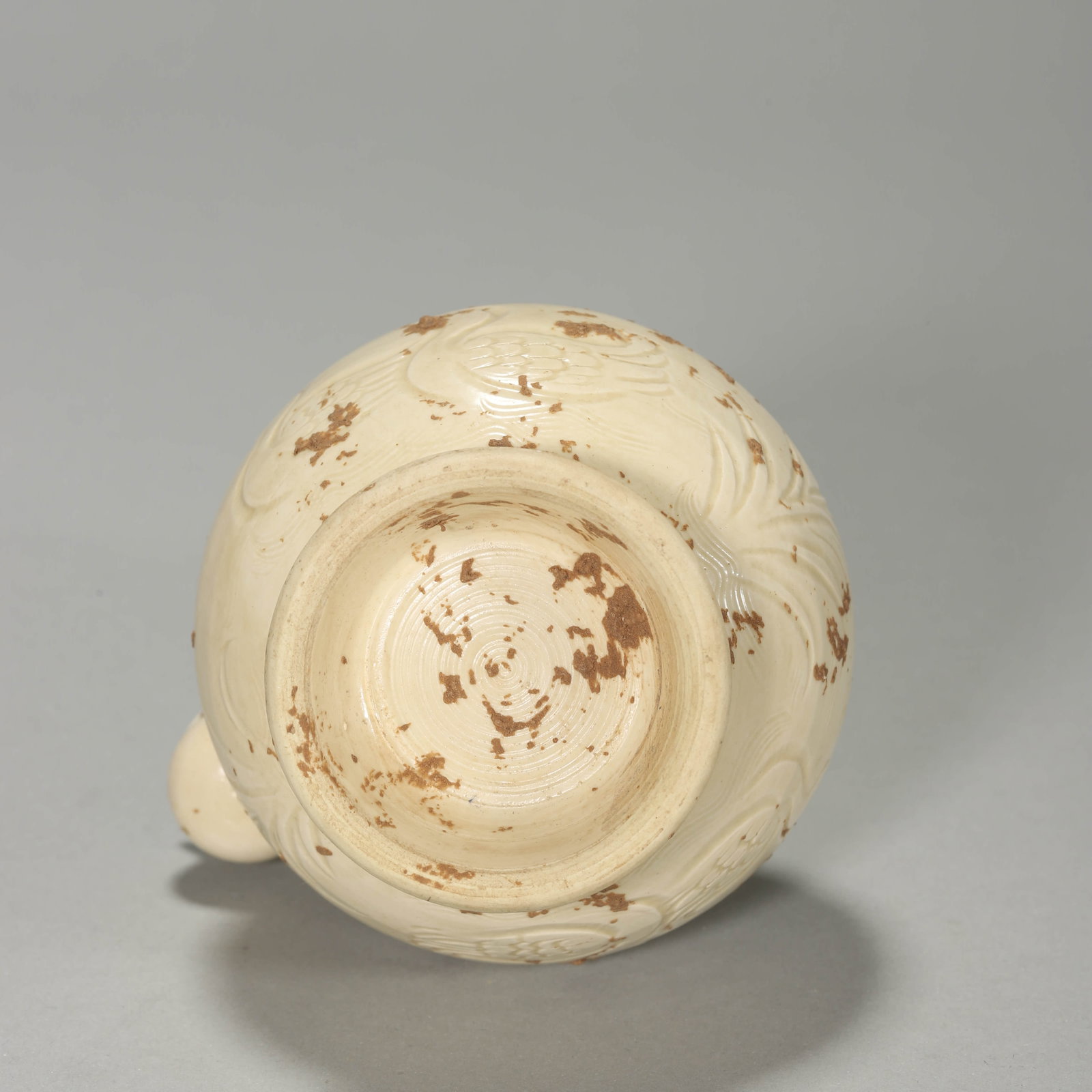 A WHITE-GLAZED CARVED EWER - 6