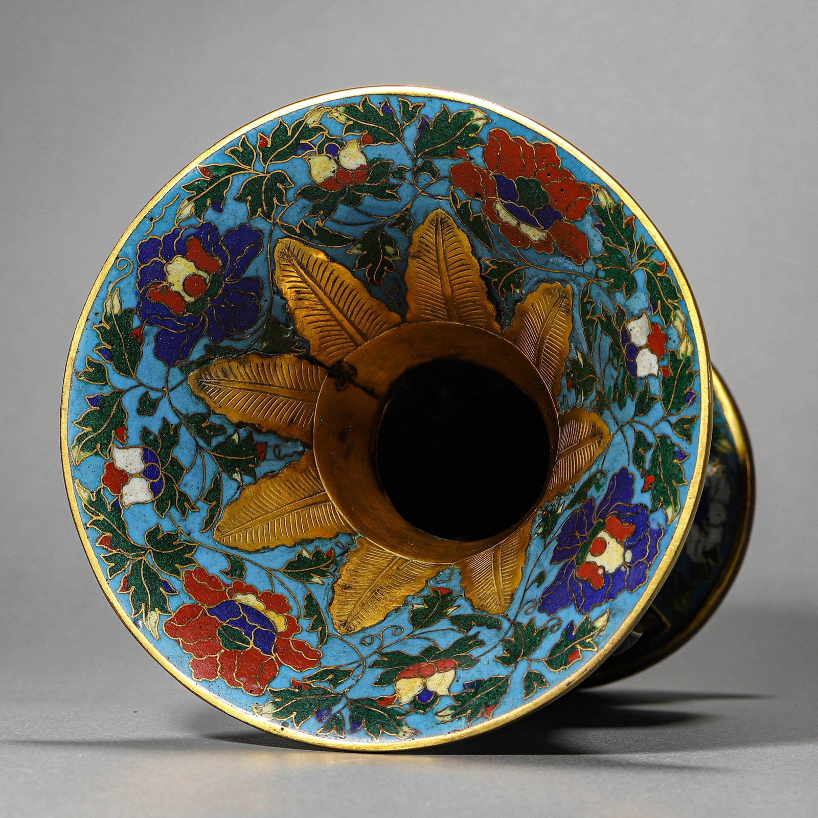 A CLOISONNÉ ENAMEL FLUTED VASE - 6