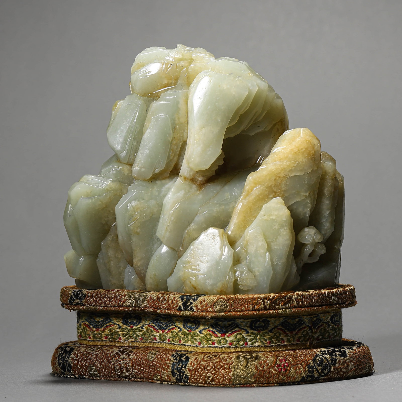 A JADE 'SCHOLAR UNDER PINES' CARVING - 4