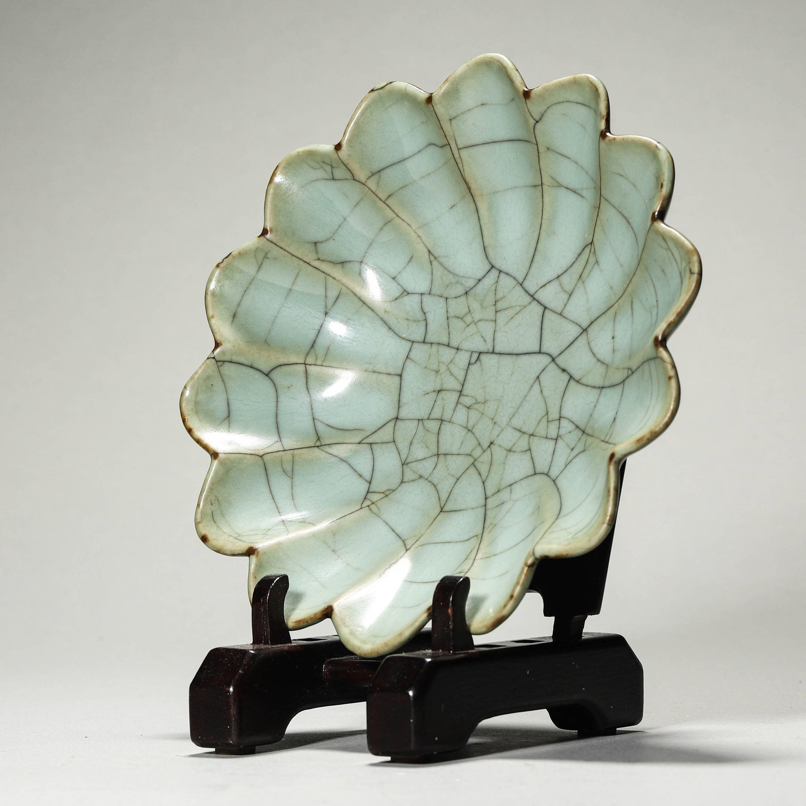 A JUN-TYPE GLAZED DISH - 4