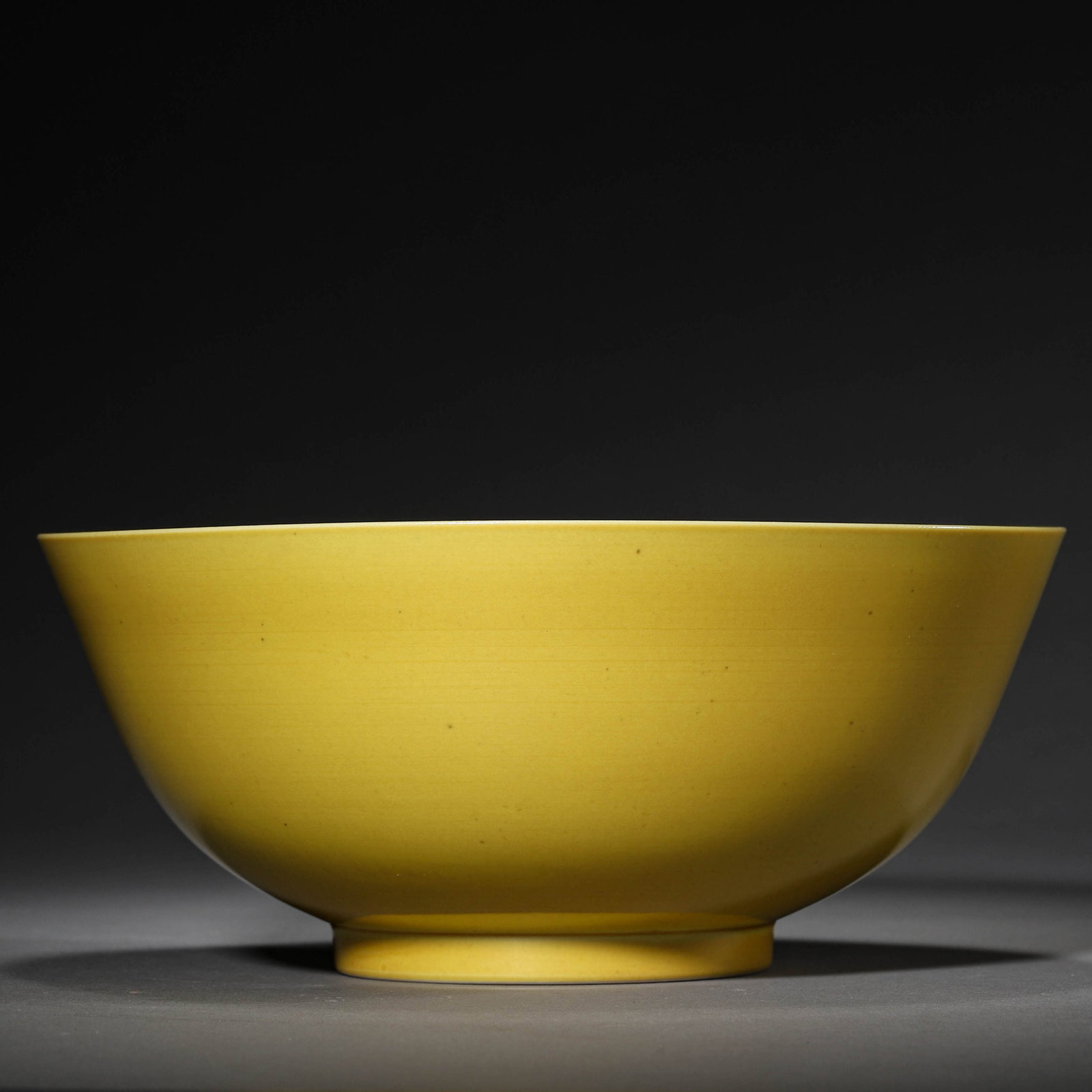 A YELLOW-GLAZED BOWL - 2