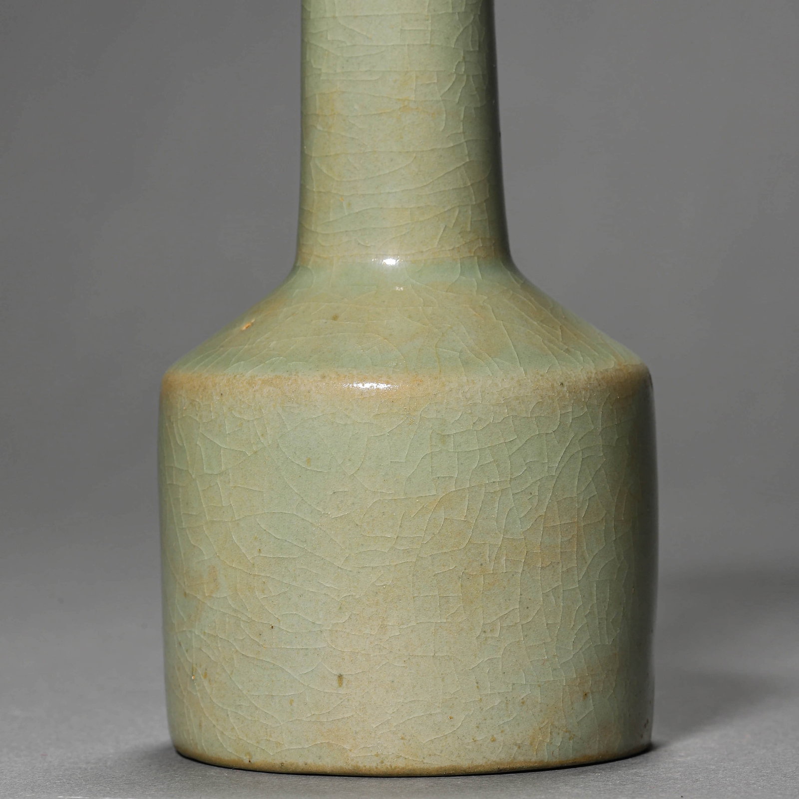 A CELADON-GLAZED VASE - 4