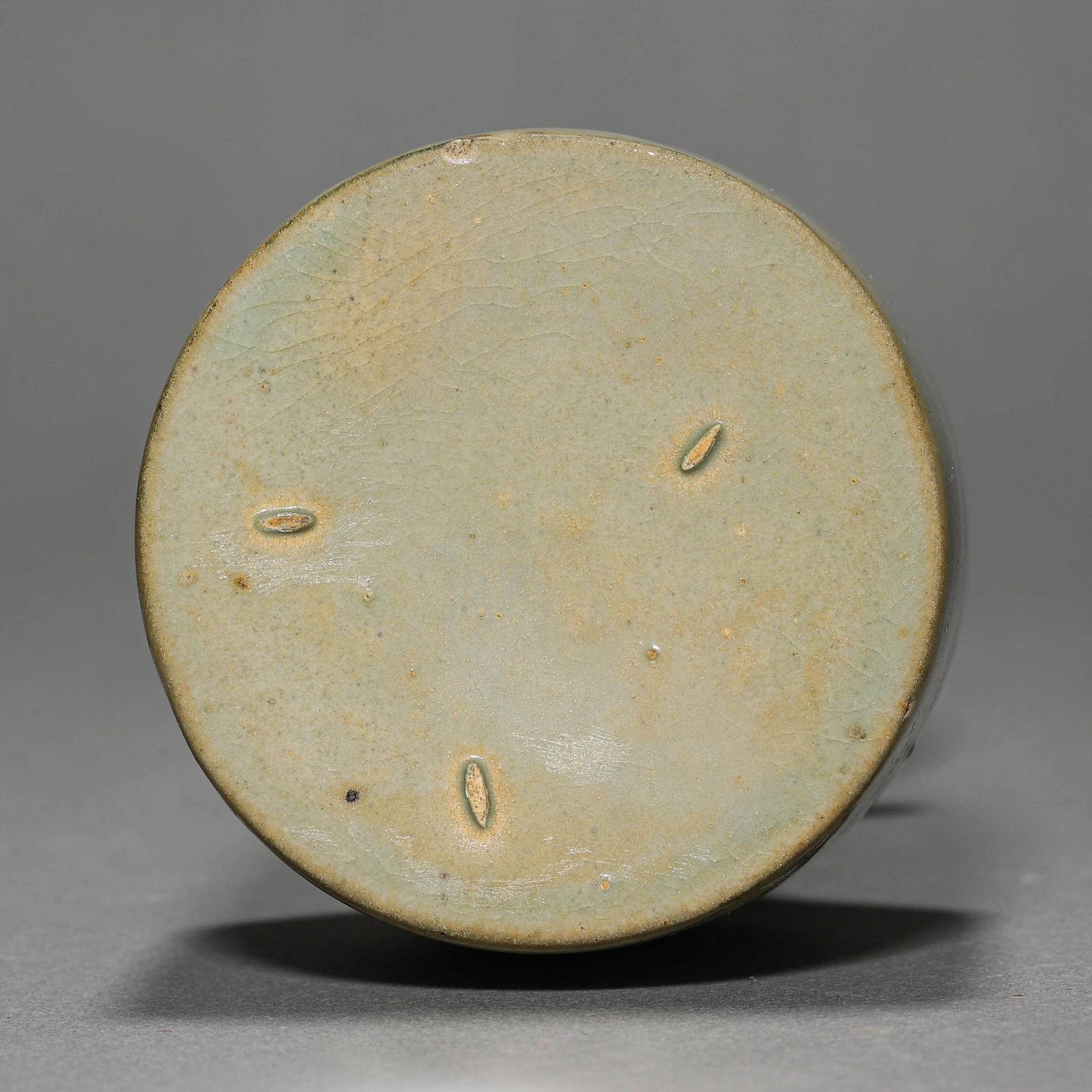A CELADON-GLAZED VASE - 6