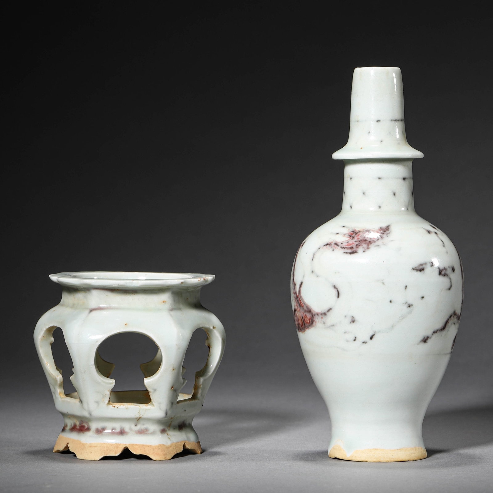 AN UNDERGLAZE-RED 'DRAGON' VASE - 4