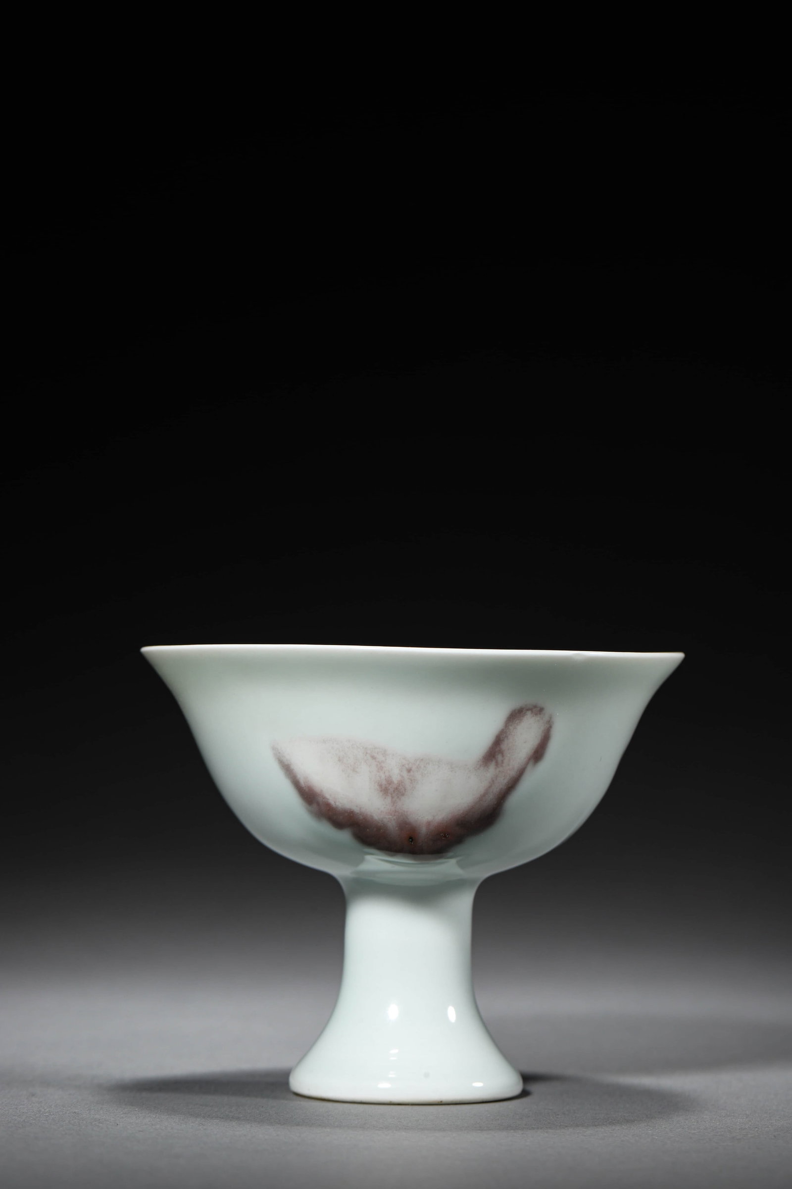 AN UNDERGLAZE-RED 'THREE FISH' CUP - 3