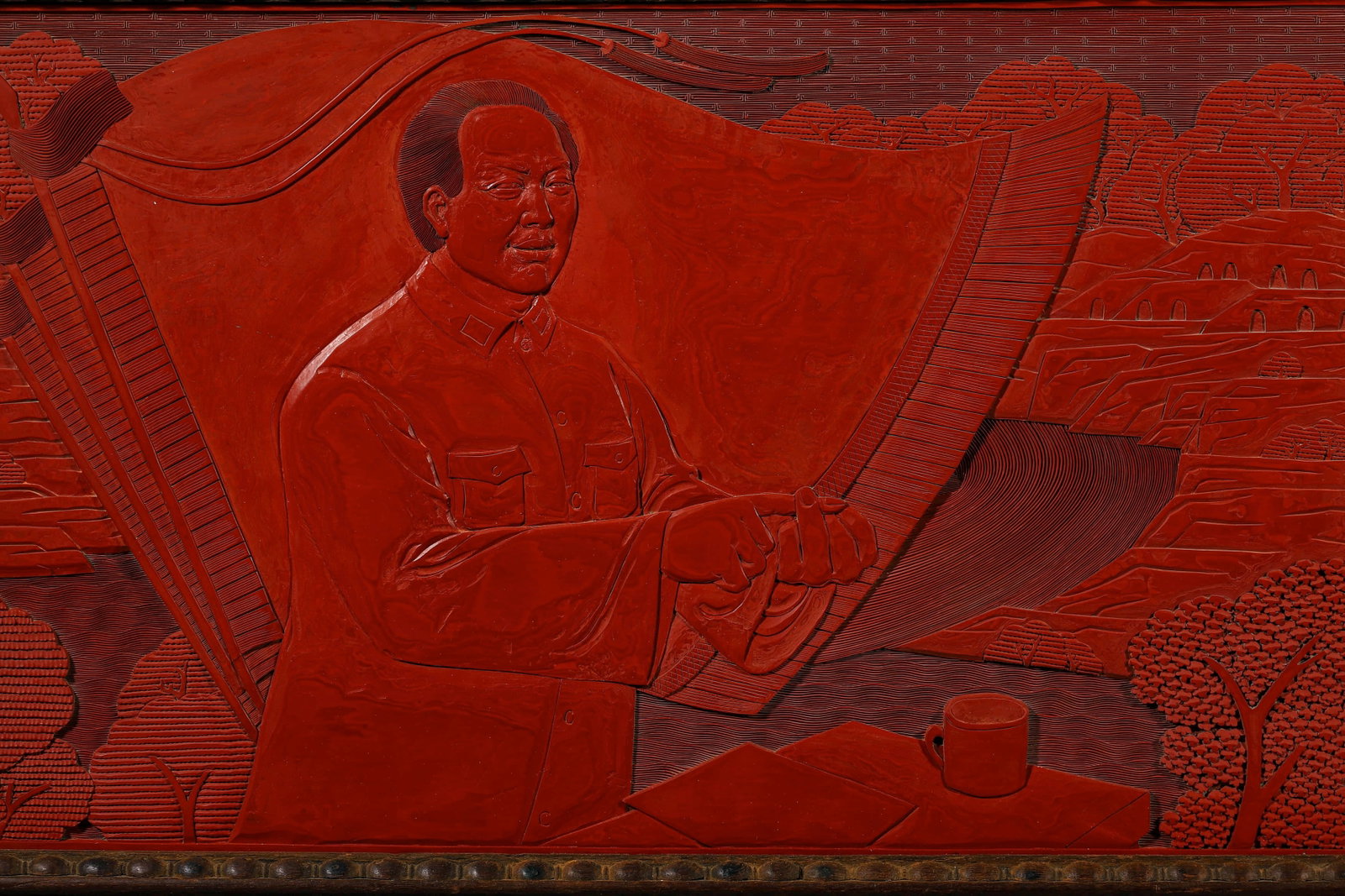 A CARVED RED LACQUER TABLE SCREEN - 2