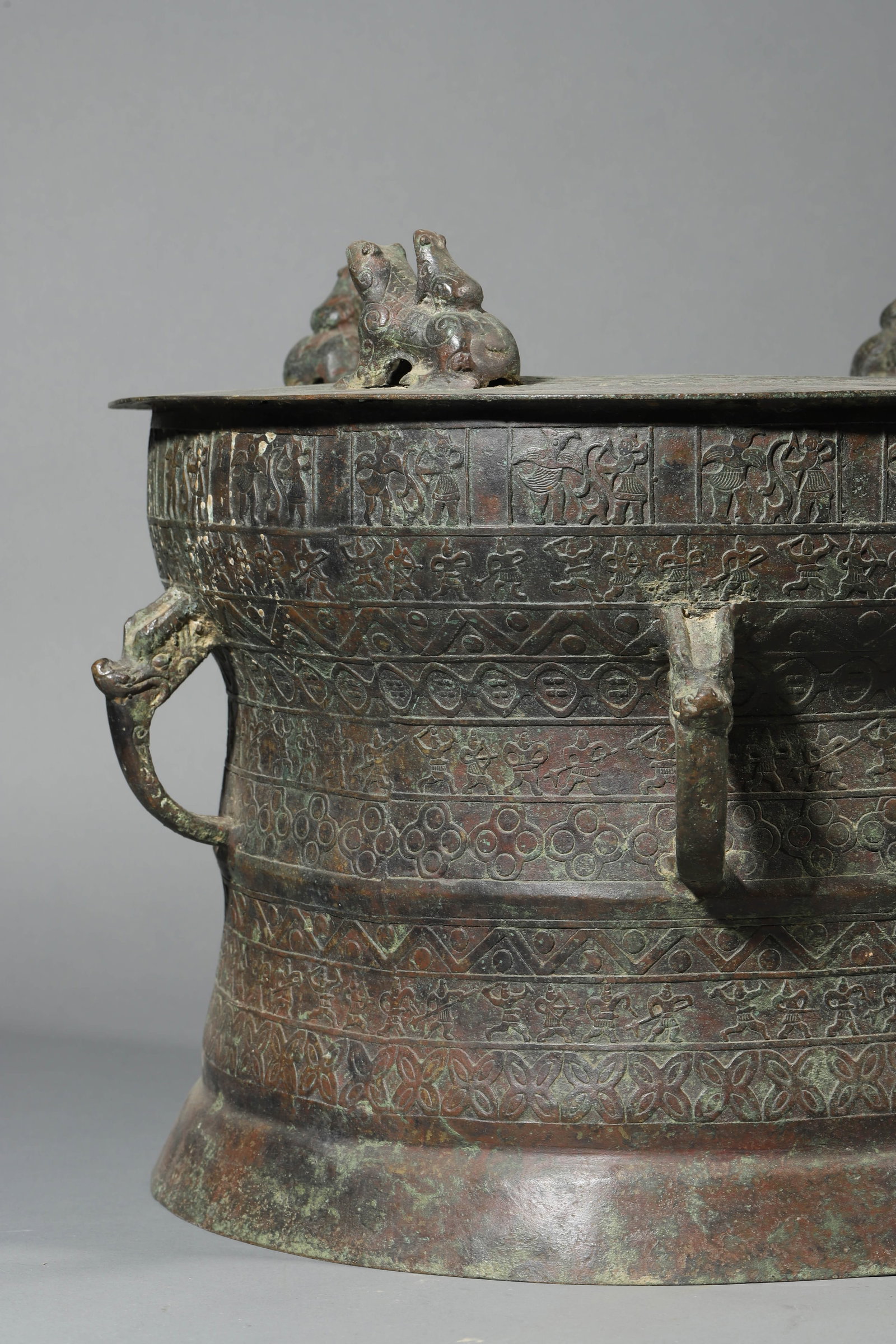 A BRONZE 'CROUCHING FROG' DRUM - 2
