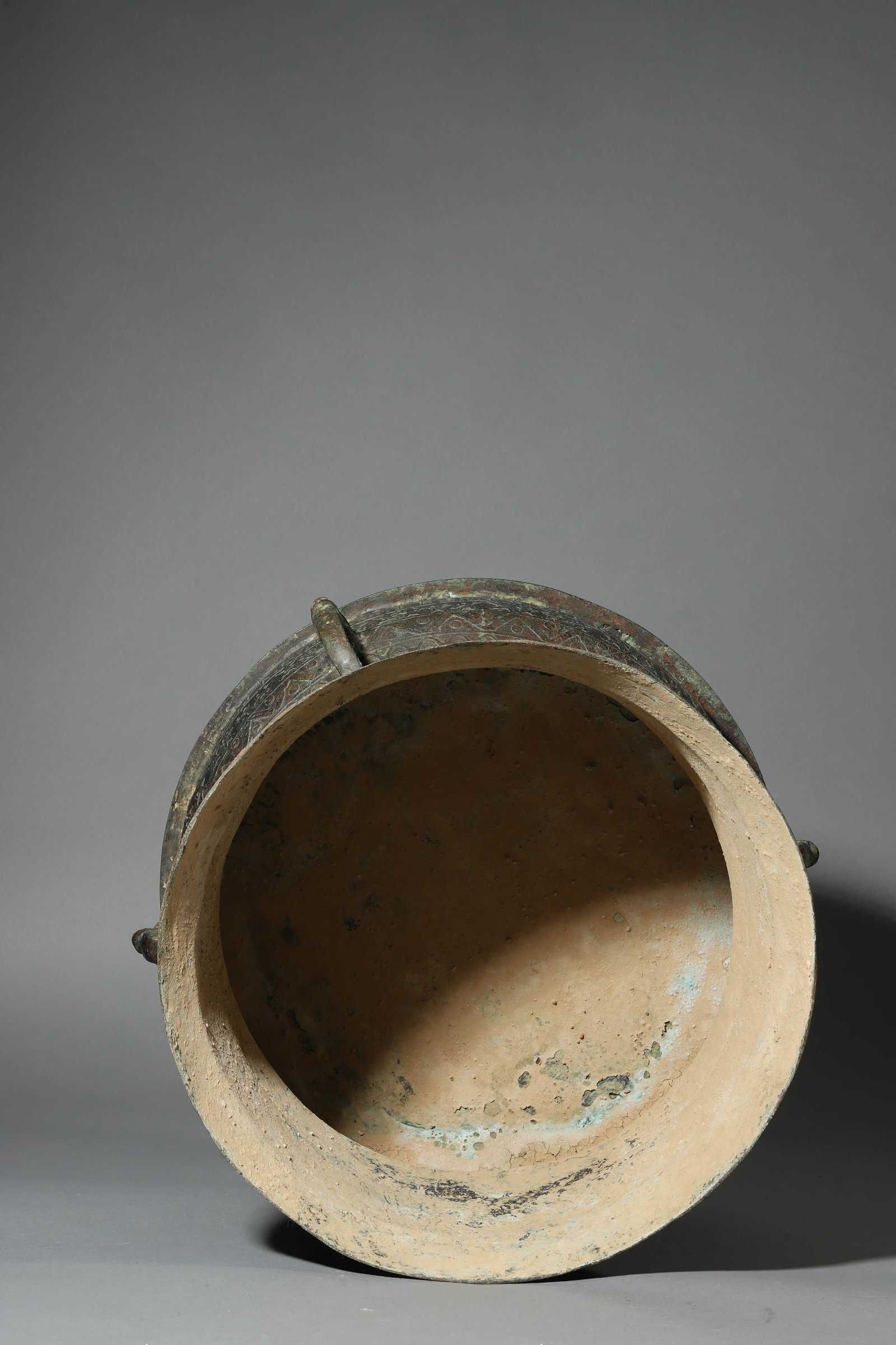 A BRONZE 'CROUCHING FROG' DRUM - 8