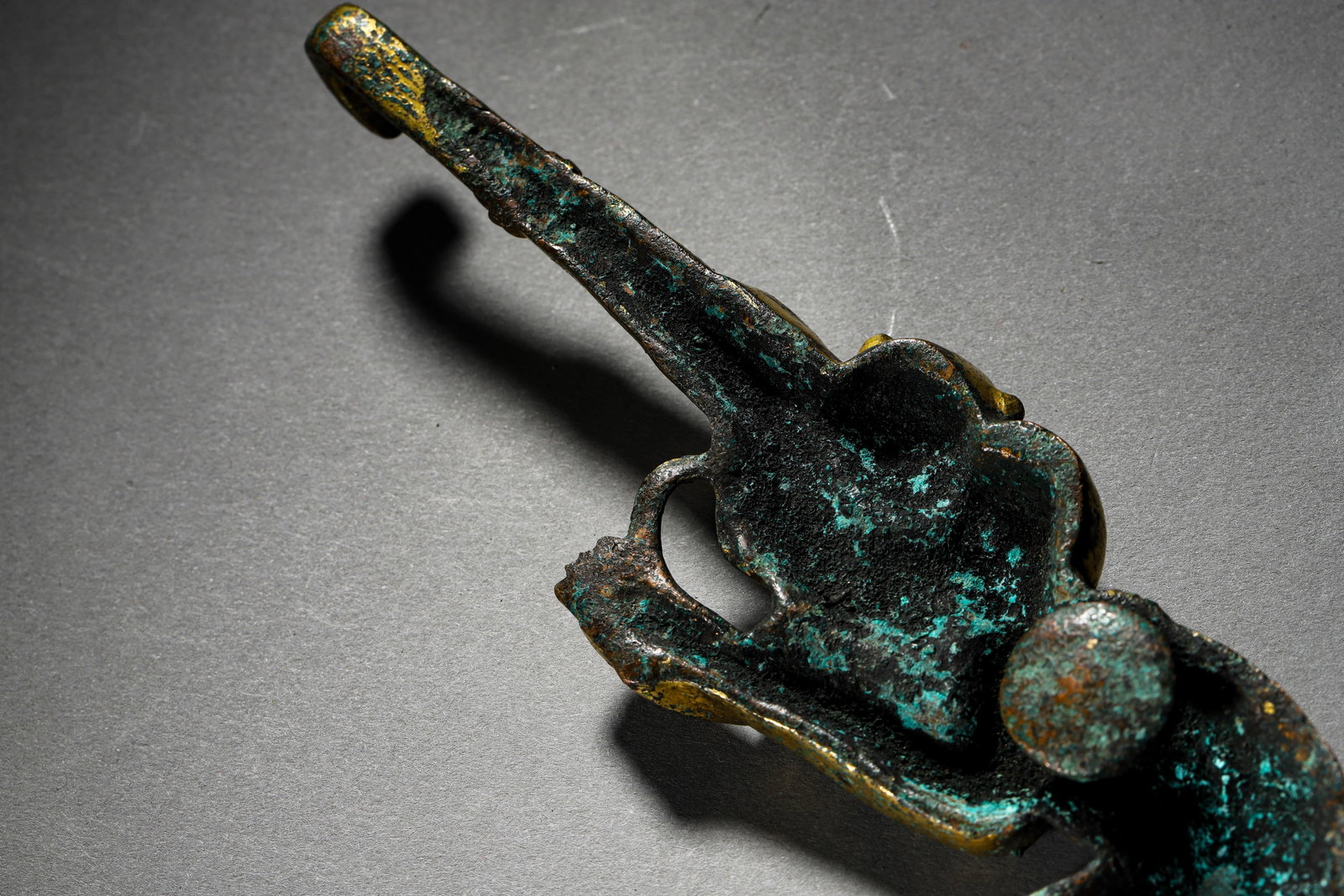 A GILT-BRONZE MONKEY-FORM BELT HOOK - 5