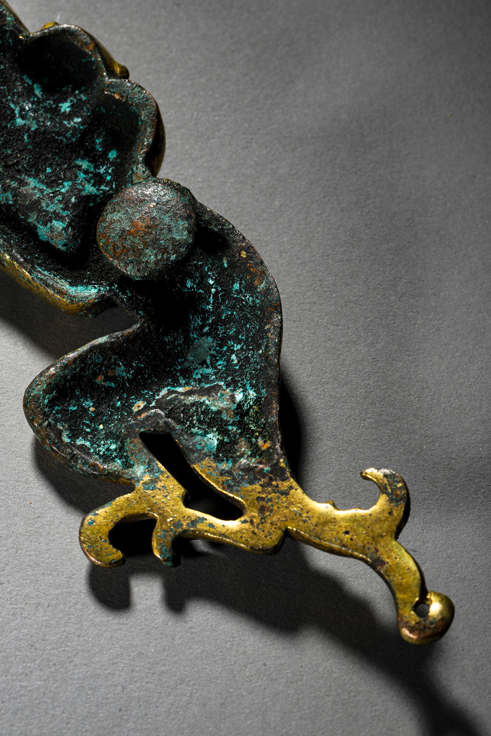 A GILT-BRONZE MONKEY-FORM BELT HOOK - 6