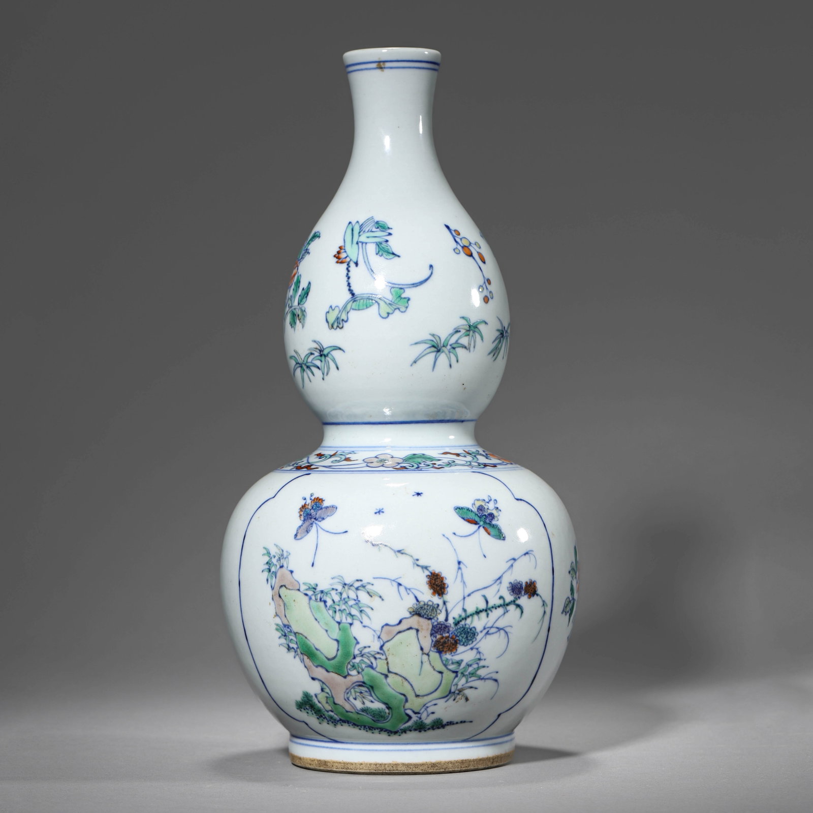 A DOUCAI 'FLOWERS' DOUBLE-GOURD VASE: A DOUCAI 'FLOWERS' DOUBLE-GOURD VASE Height: 12 1/4 in. (31 cm)