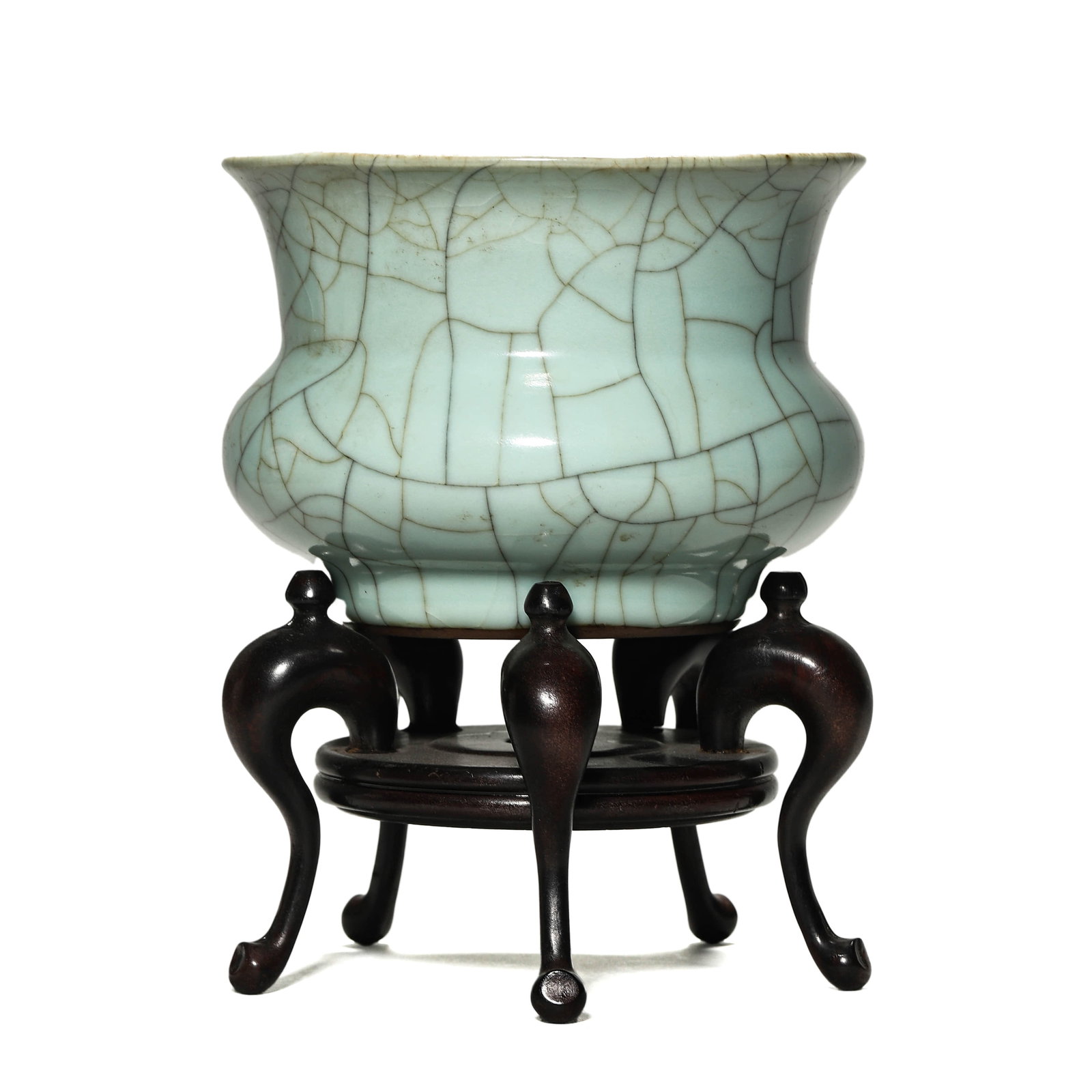 A GE-TYPE GLAZED ZHADOU: A GE-TYPE GLAZED ZHADOU Height: 5 7/8 in. (15 cm), Diameter: 4 7/8 in. (12.3 cm)