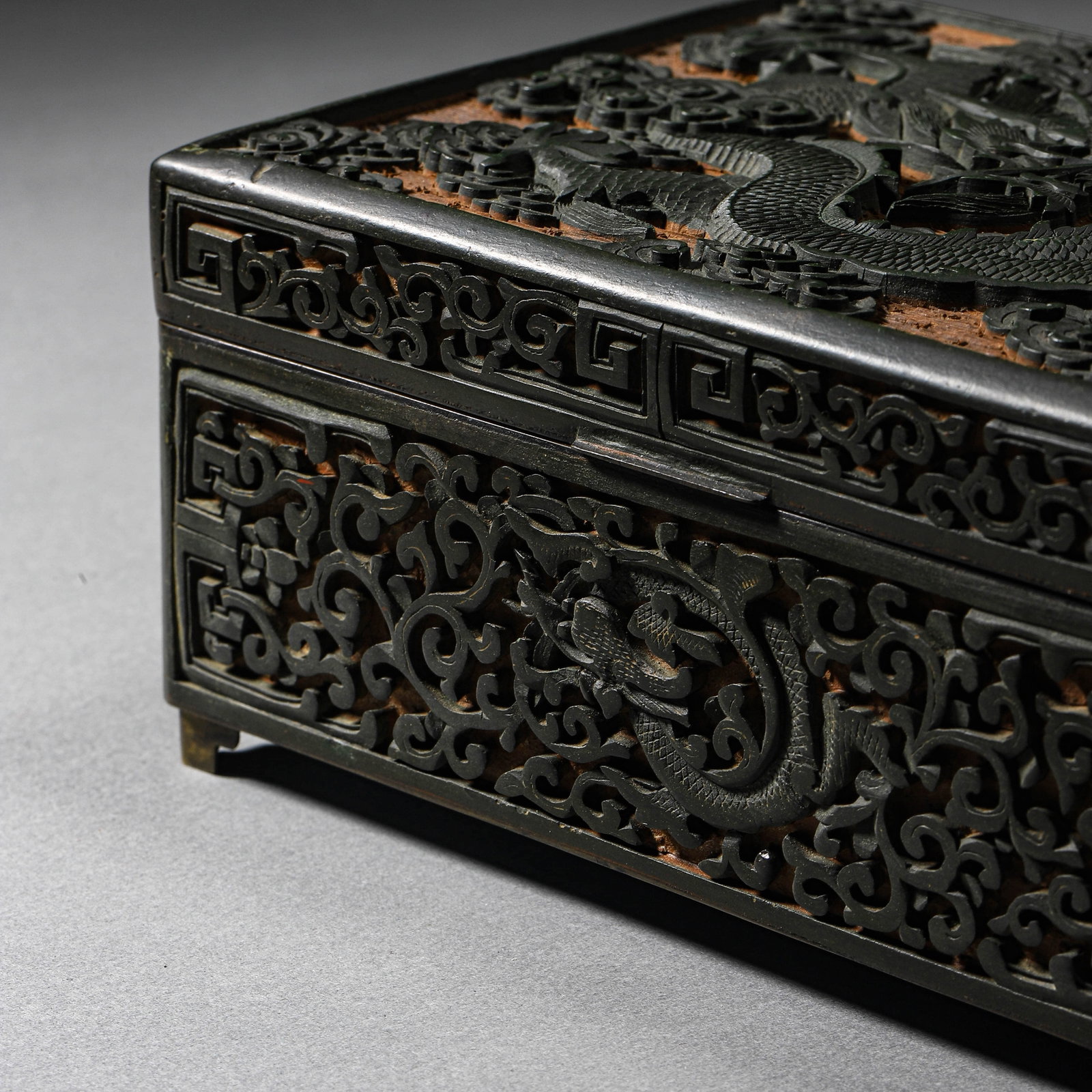 A LACQUER-OVER-COPPER TIXI COVERED BOX - 4