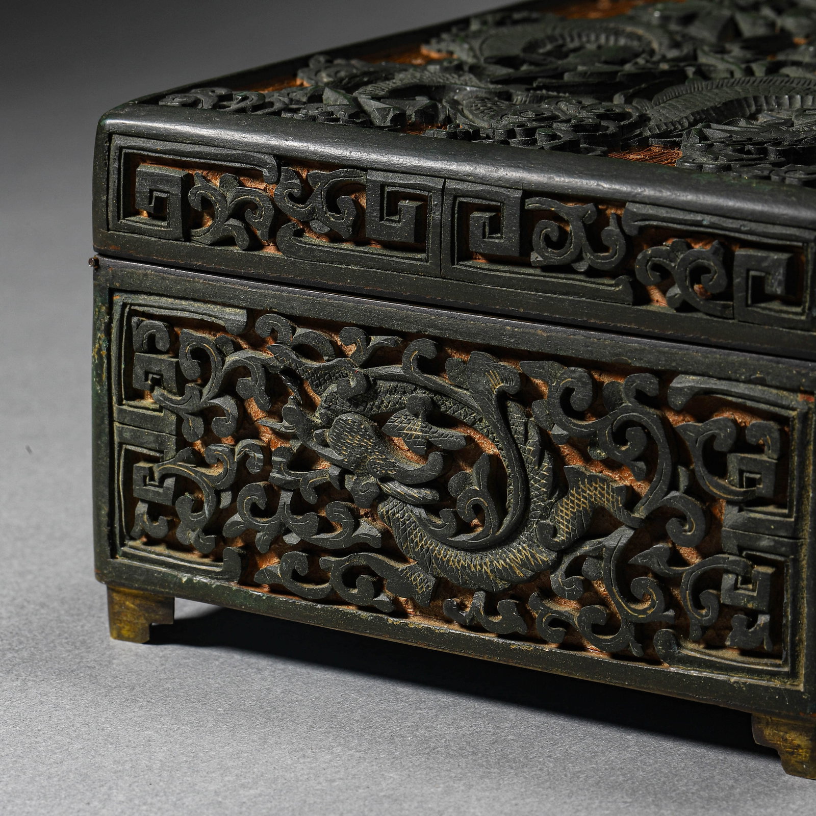 A LACQUER-OVER-COPPER TIXI COVERED BOX - 5