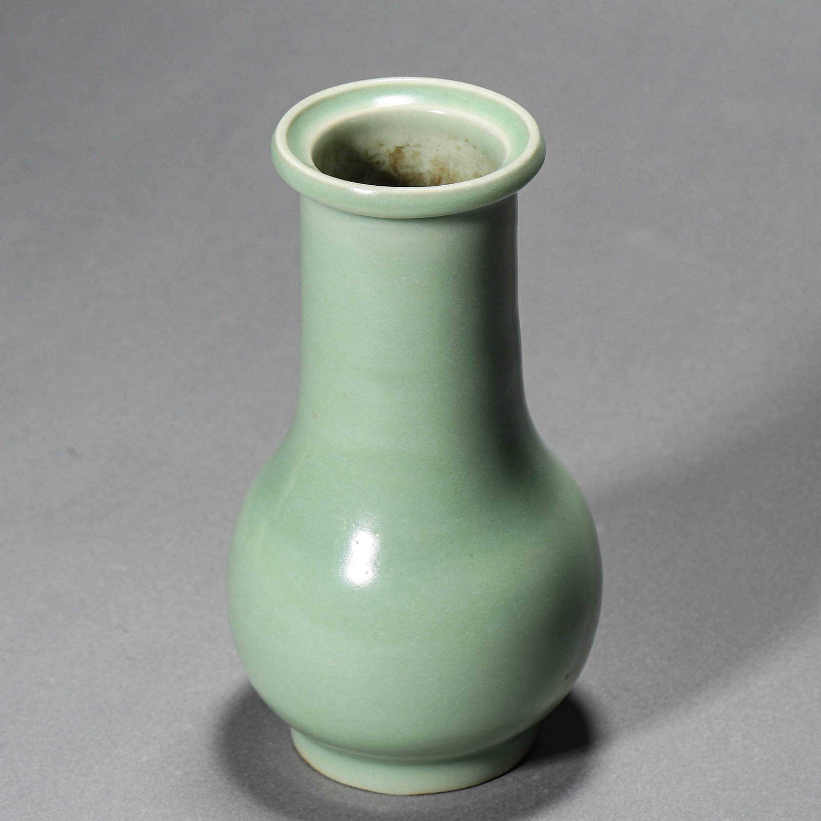 A CELADON-GLAZED VASE - 2
