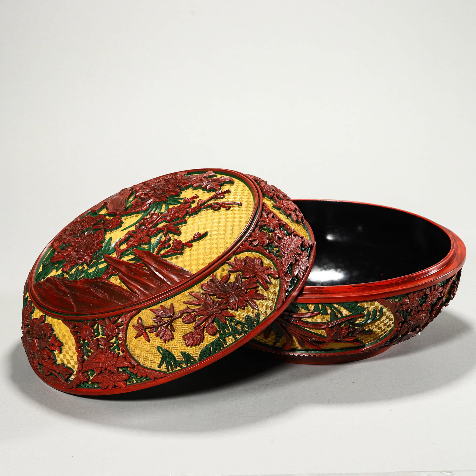 A CARVED CINNABAR LACQUER COVERED BOX - 4