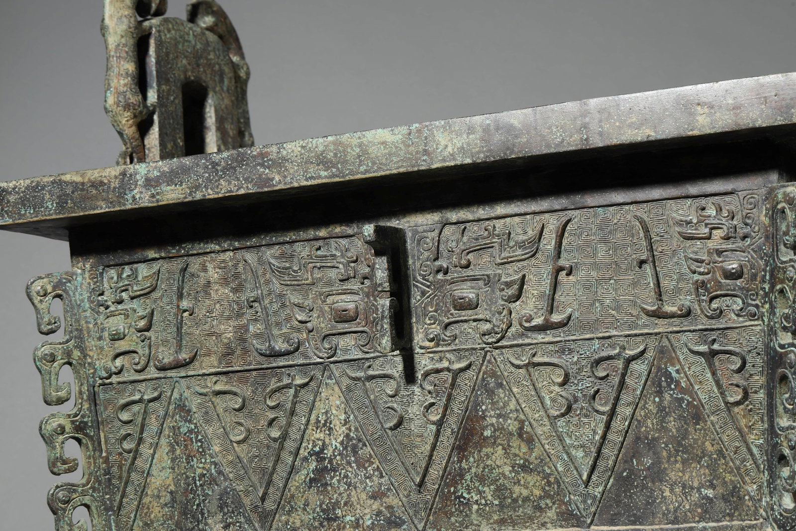 A BRONZE TRIPOD DING CENSER - 7