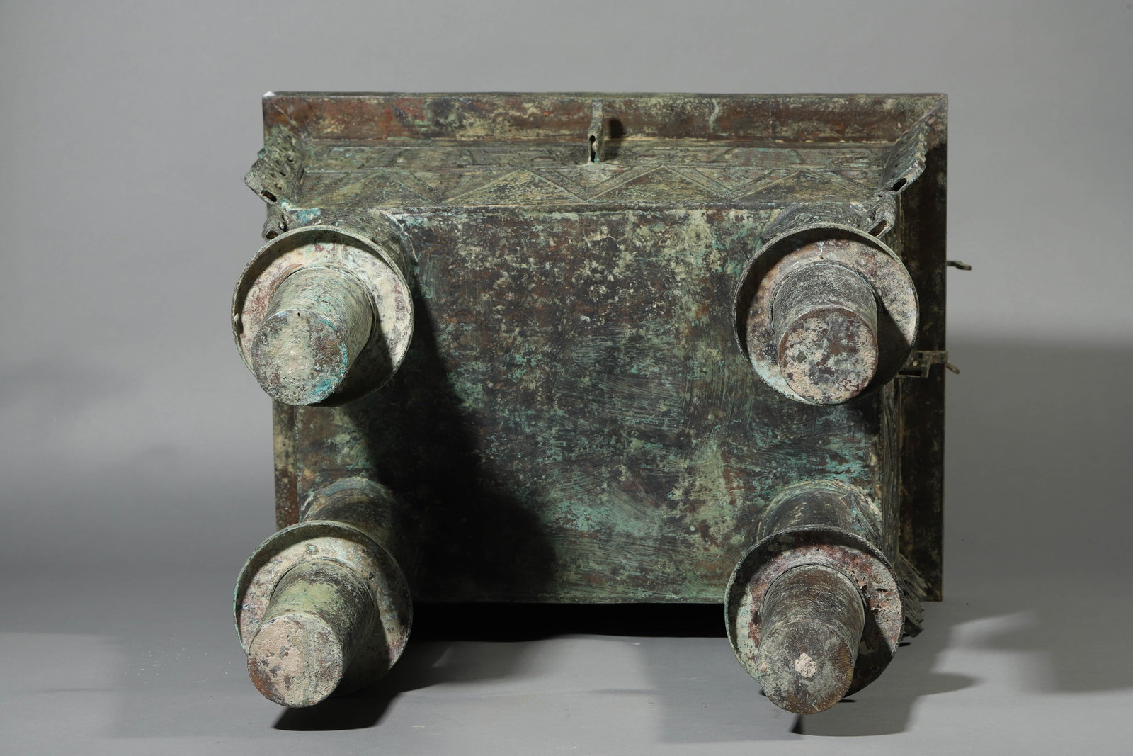 A BRONZE TRIPOD DING CENSER - 9