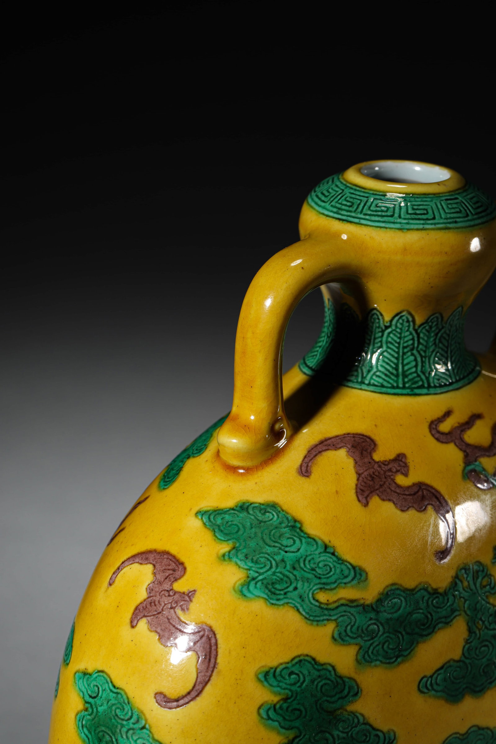 A SANCAI 'DRAGON' MOONFLASK - 6