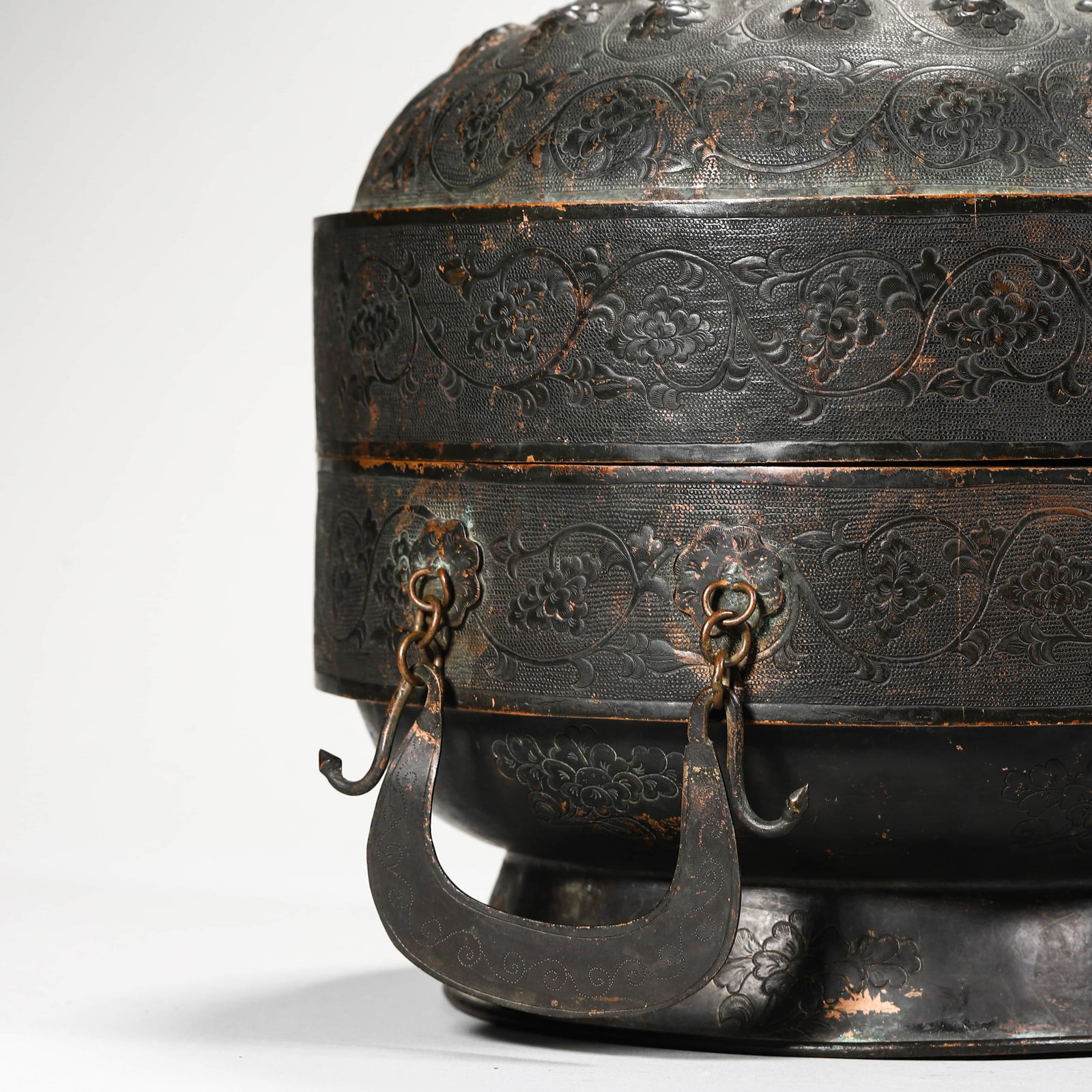 A SILVER 'DOUBLE PHOENIX' TWO-HANDLED BOX - 3