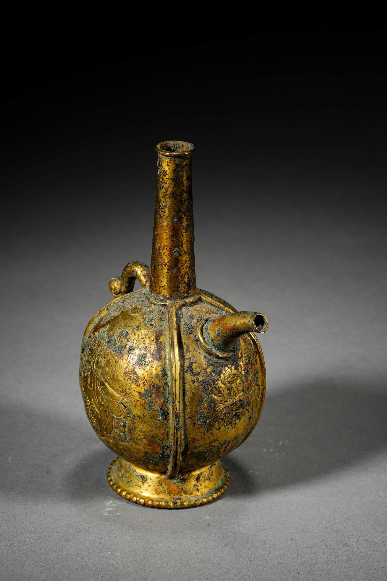 A GILT-BRONZE WATER BOTTLE - 5