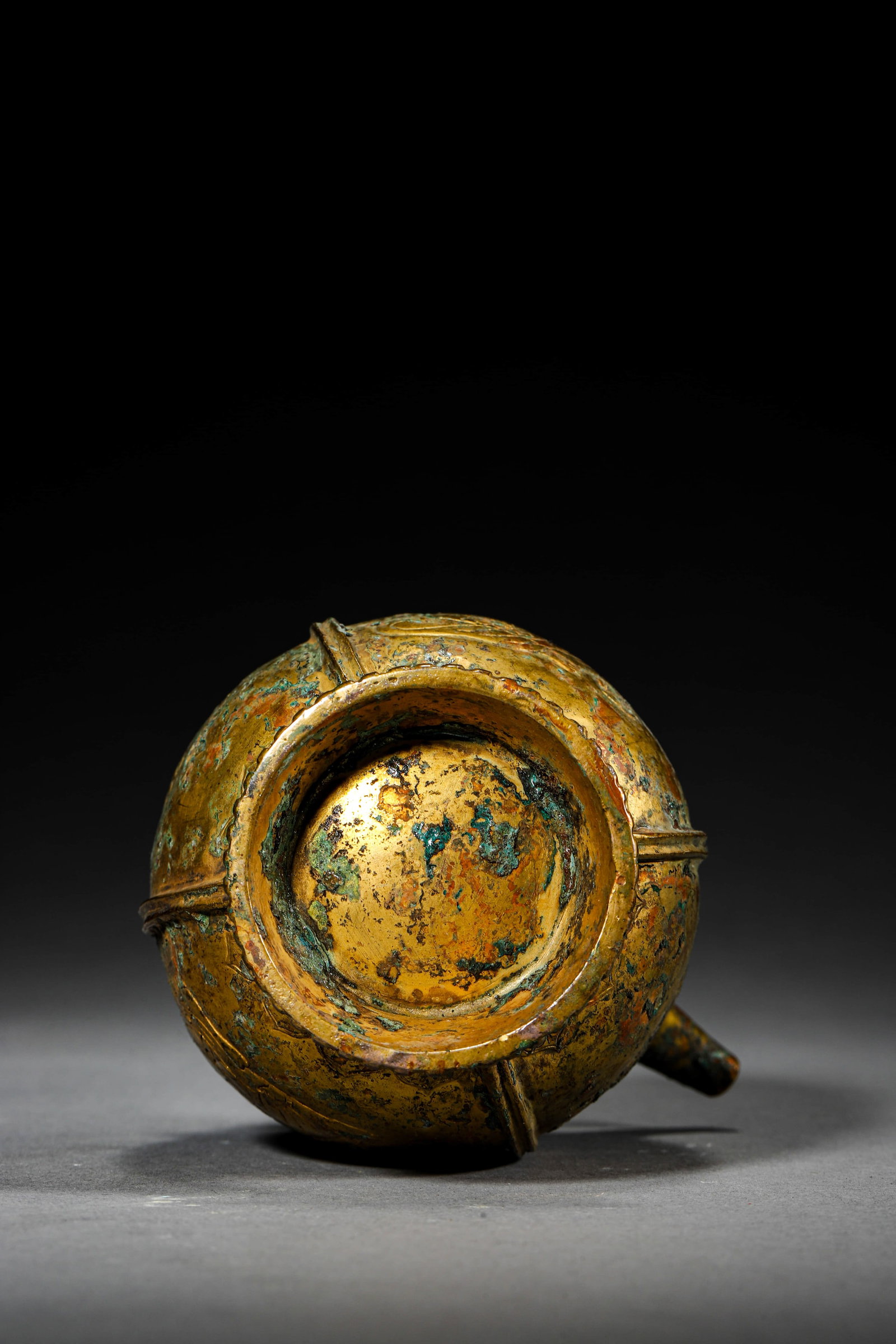 A GILT-BRONZE WATER BOTTLE - 8