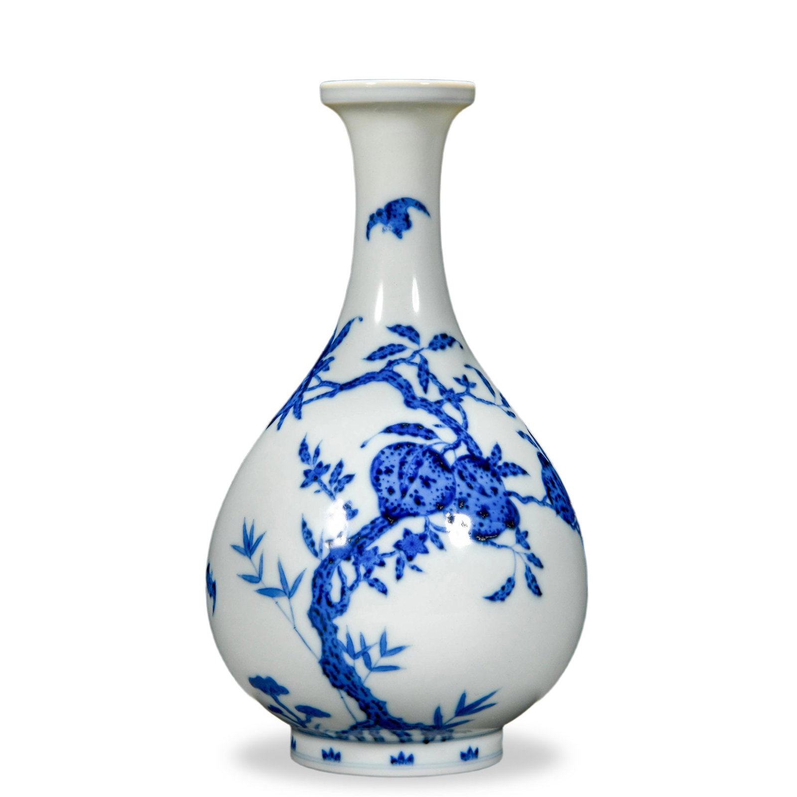 QIANLONG BLUE AND WHITE 'FIVE BATS AND NINE PEACHES' YUHUCHUN VASE (1 of 3)