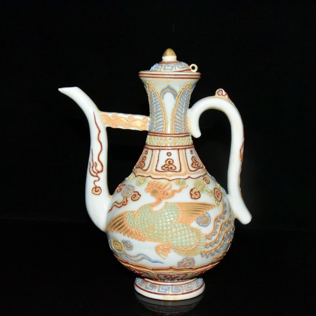 Yuan Dynasty Gilded Phoenix-Patterned Wine Pot: A Yuan Dynasty gilt-painted phoenix-patterned wine pot, 23.2 x 18.5 cm Thank you for viewing our auction and we look forward to serving you as a valued customer! Provenance:An old private collection i
