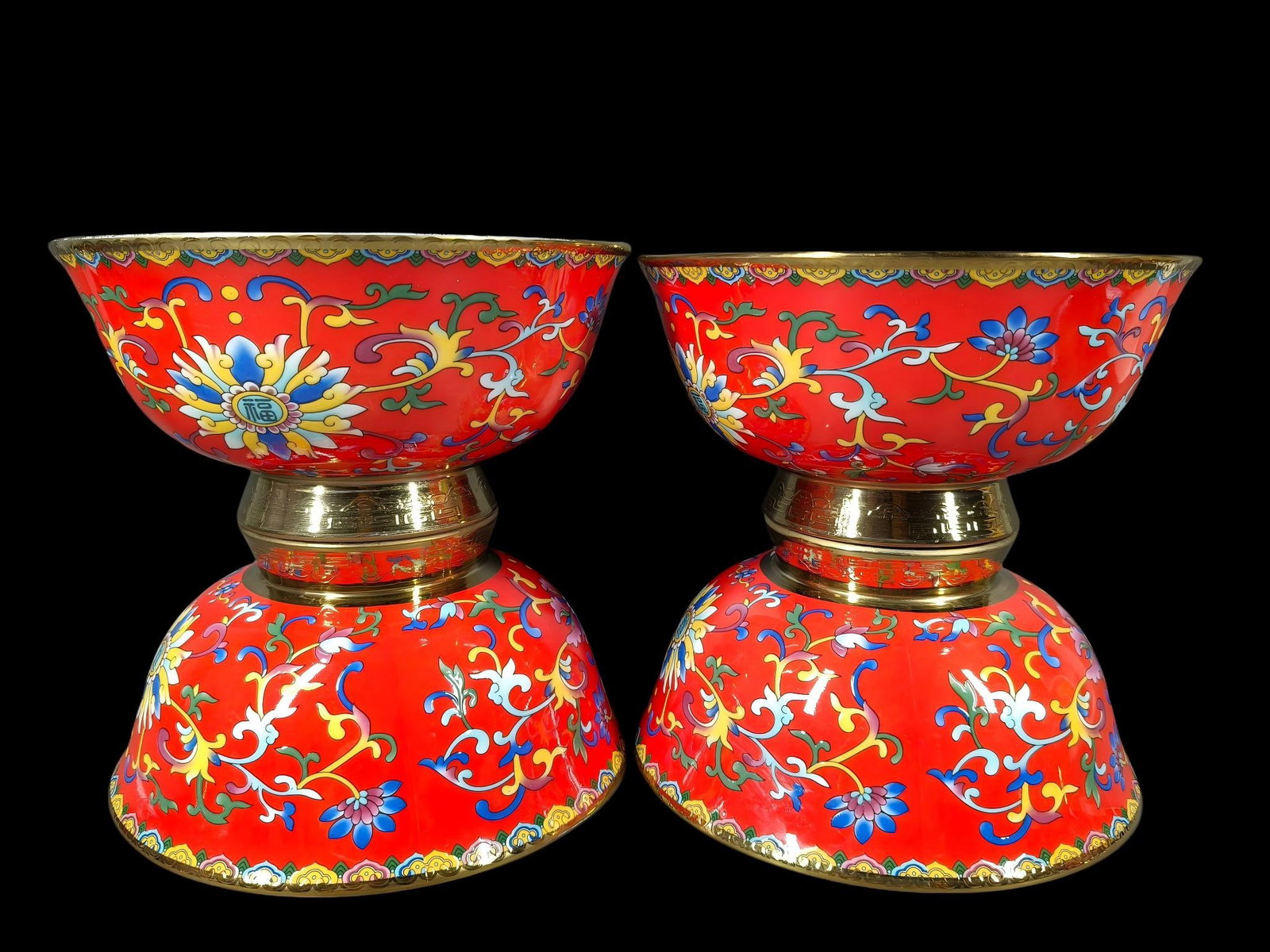A treasured enamel-gilt floral bowl made during the Qianlong period of the Qing Dynasty. (1 of 7)