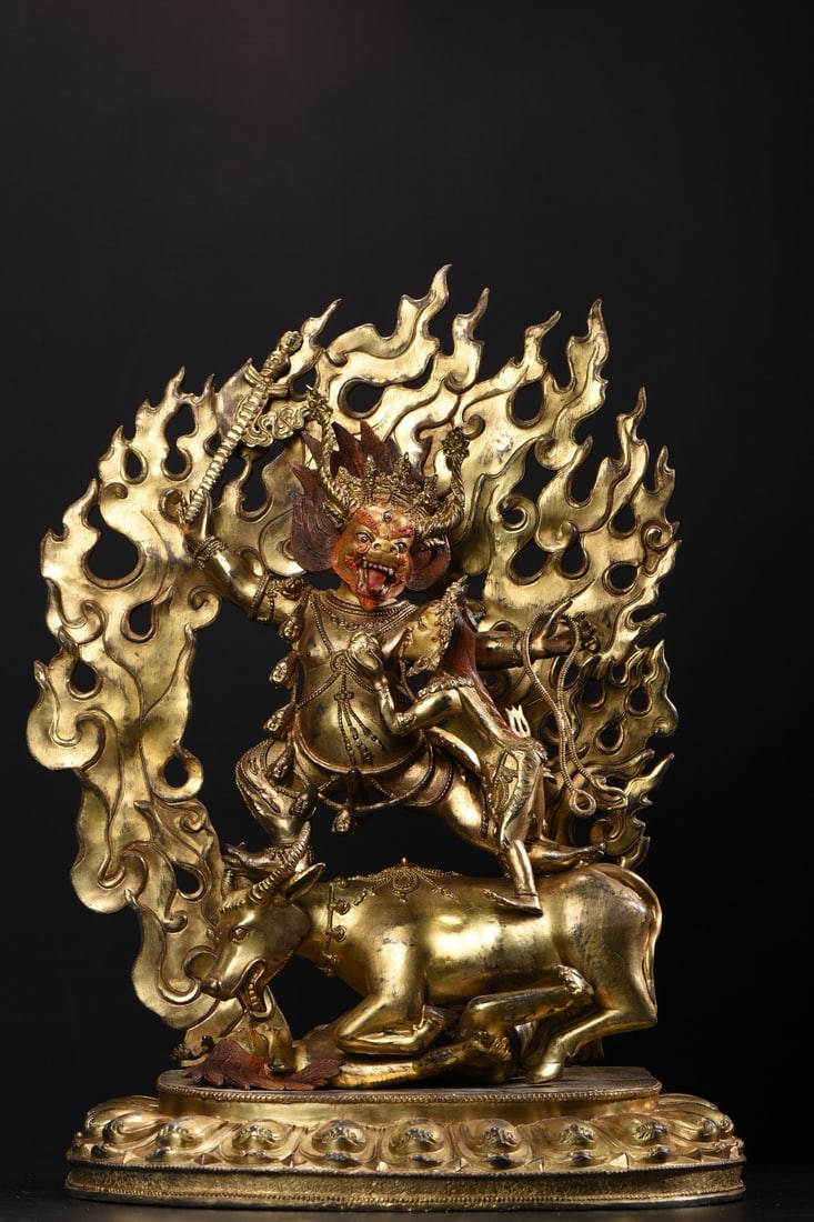 Large-sized gilt bronze statue of Yama, the demon-quelling deity.: Large gilt bronze double statue of Yama, the demon-subduing deity, measures 53cm in height, 39cm in width, and 21cm in thickness, weighing 10815g. Thank you for viewing our auction and we look forward