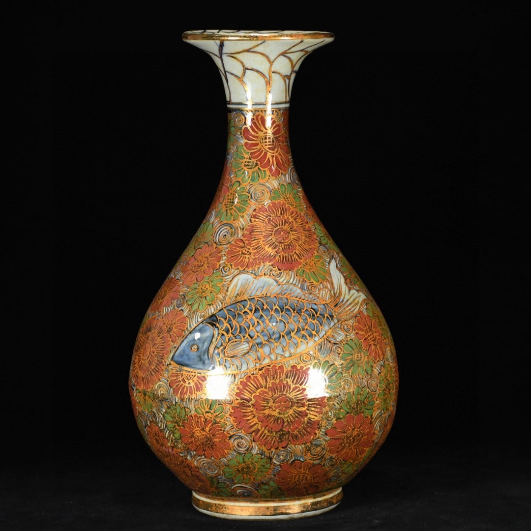 A polychrome gilt chrysanthemum-patterned Yuhuchun vase bearing the mark of Genghis Khan of the Song: A polychrome gilt-bronze Yuhuchun vase with a hundred chrysanthemums and fish motif, bearing the mark of Genghis Khan of the Song Dynasty. Height: 35cm, Diameter: 21cm. Thank you for viewing our aucti