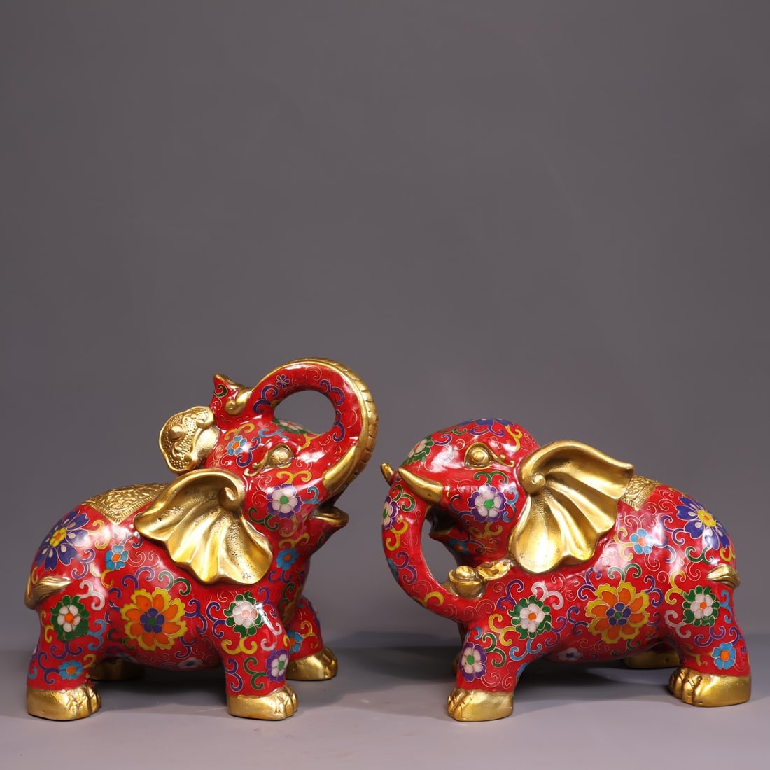 Collector's item: pure copper gilt cloisonne elephant figurine: This is a rare pure copper gilt cloisonne enamel ornament depicting auspicious symbols of peace and prosperity. It is handcrafted with filigree enamel, has a regular shape, elegant colors, and exquisi