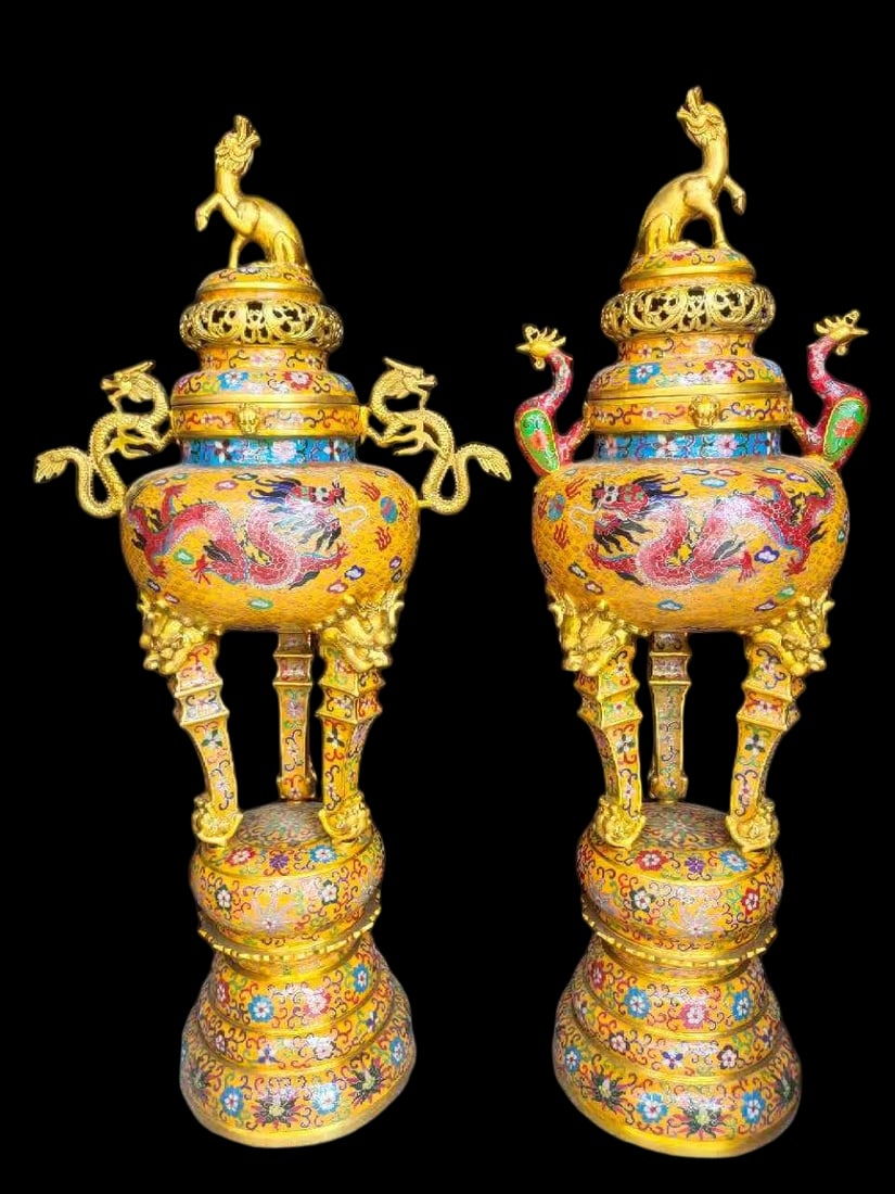 A pair of cloisonne enamel gilt dragon and phoenix incense burners: A pair of cloisonne enamel gilt dragon and phoenix incense burners, 1 meter high, 48 cm wide, and weighing 45,000g. Thank you for viewing our auction and we look forward to serving you as a valued cus