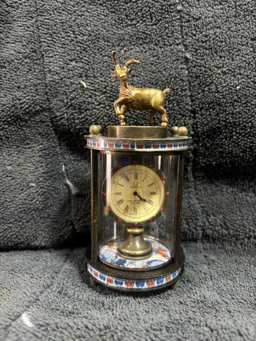 Cloisonne Zodiac Clocks: Cloisonne Zodiac Clocks Thank you for viewing our auction and we look forward to serving you as a valued customer! Provenance:Private collection from a professor in University of Oxford. Our