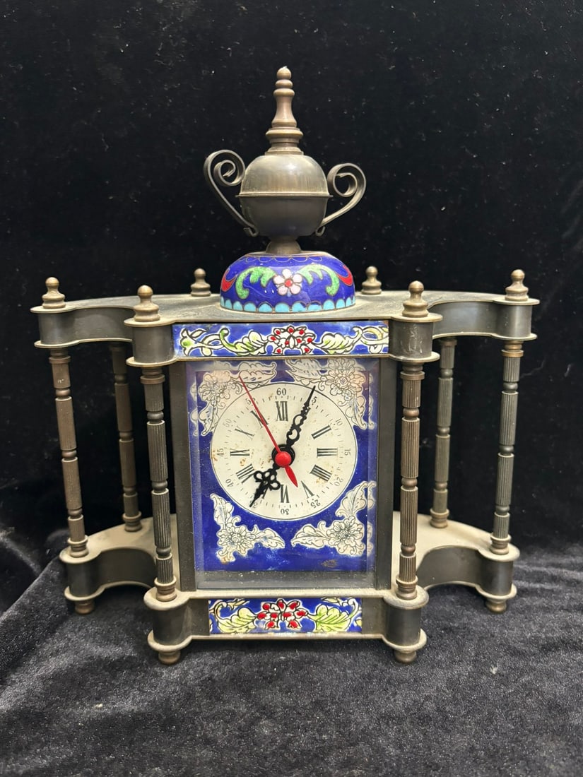 Cloisonne clock: Cloisonne table clock. Thank you for viewing our auction and we look forward to serving you as a valued customer! Provenance:From an old private collection in Cotswold, United Kingdom.? Our cooperativ