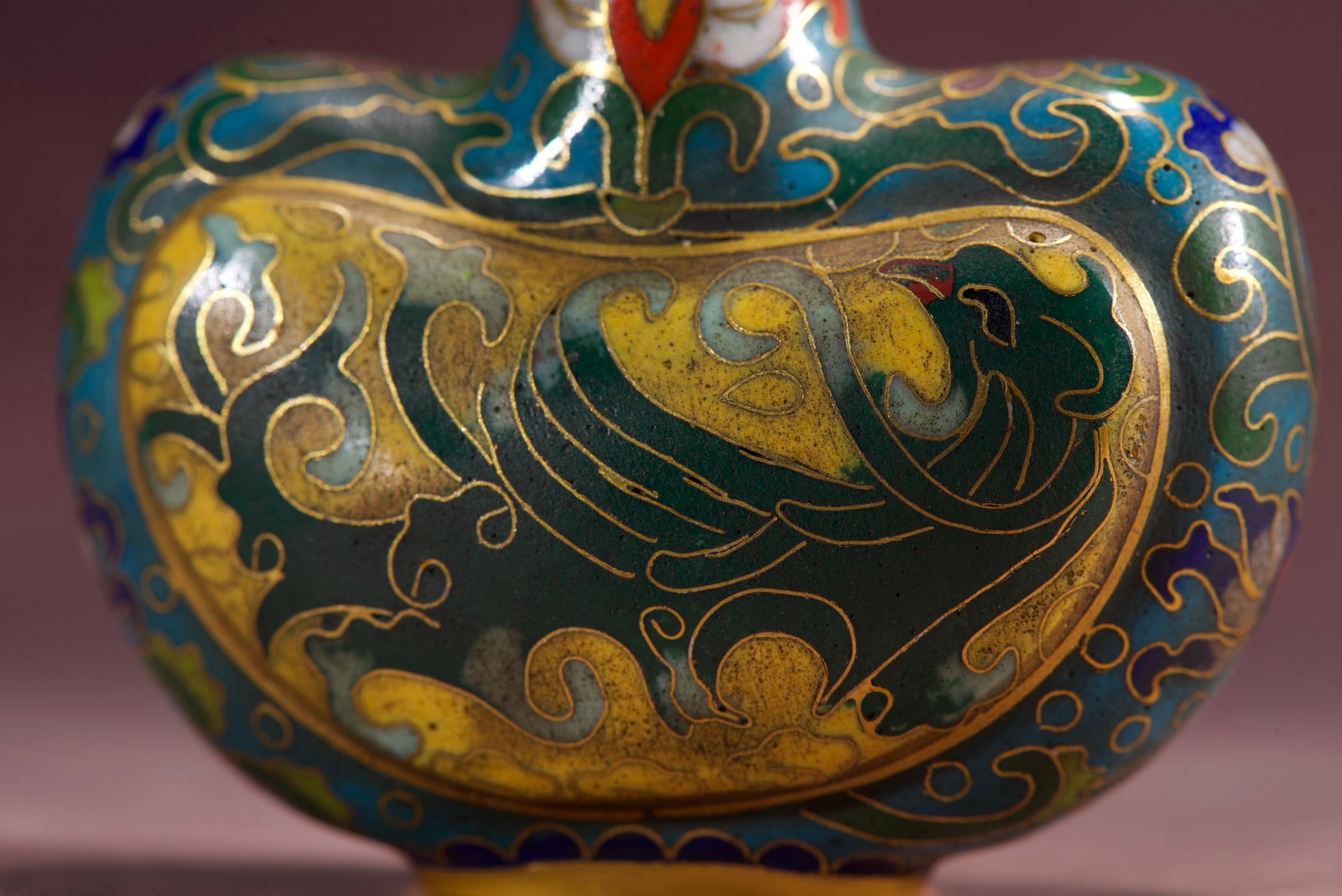 Copper-bodied cloisonne enamel snuff bottle with phoenix design - 6