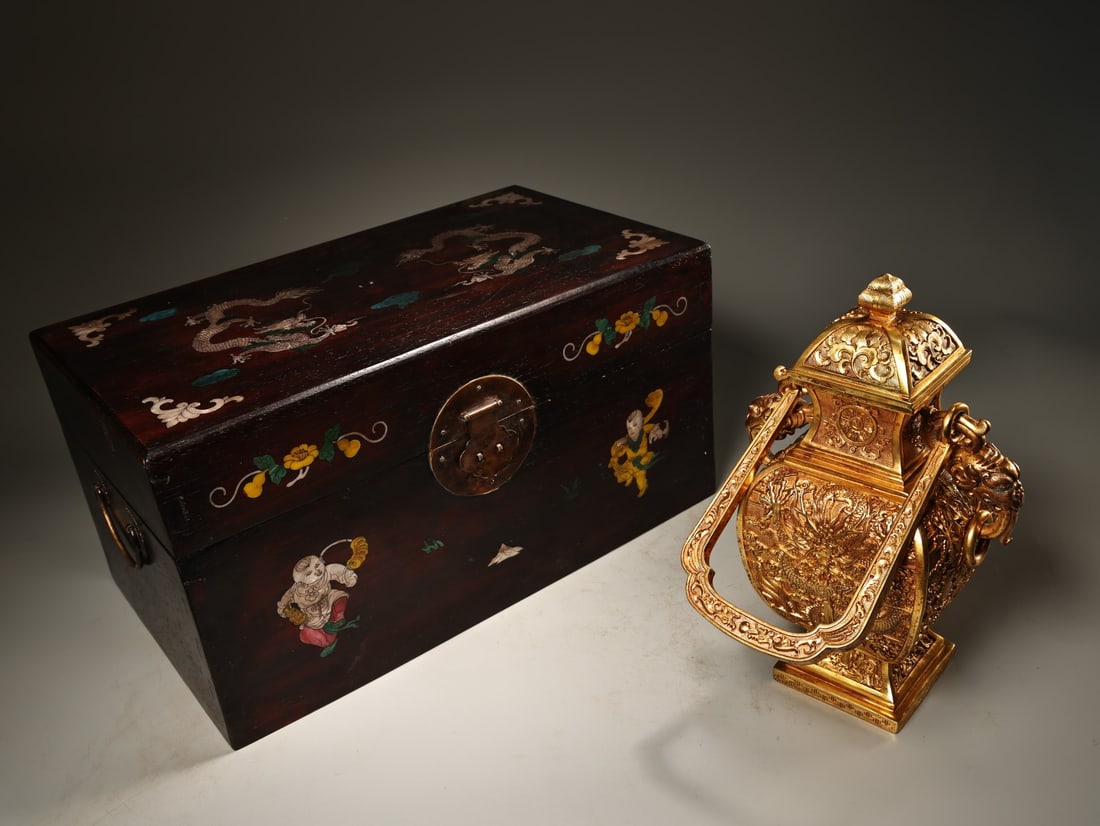 Rare antique collection: Pure copper high-relief engraved gilt vase with handle. (1 of 9)
