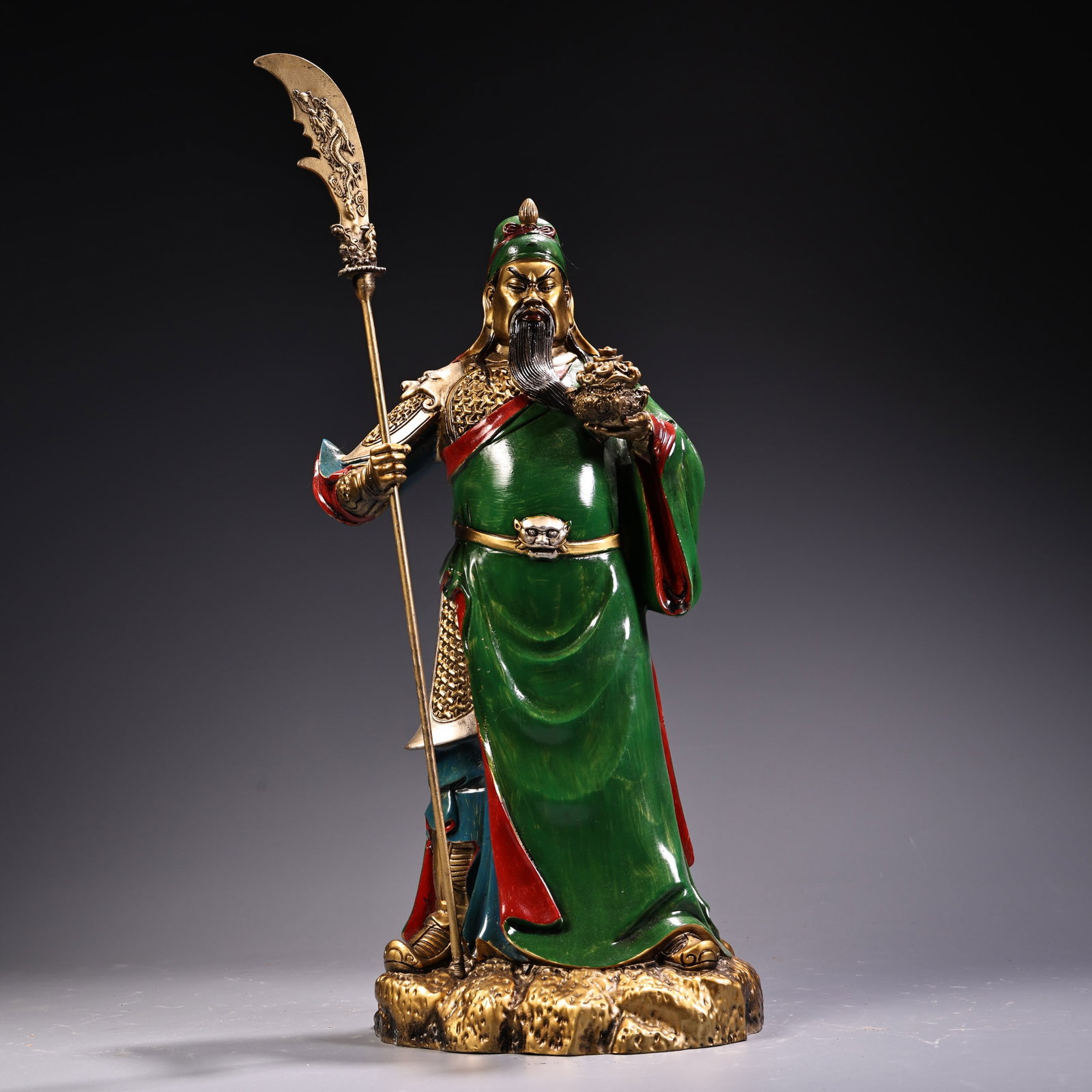 Rare antique collection: A pure copper, high-relief, engraved, painted, and gilded Guan Gong statue.: A rare and exquisite bronze statue of Guan Yu, crafted with high relief engraving, painting, and gilding techniques. It weighs 3800g, is 38cm high, and 16cm wide. Thank you for viewing our auction and